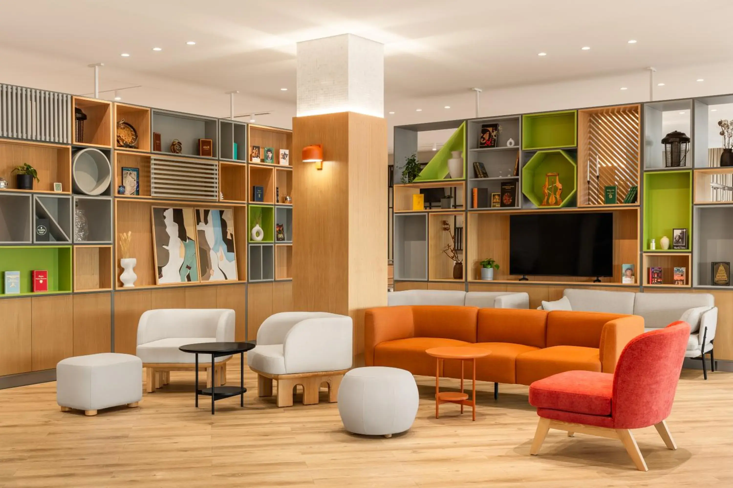 Restaurant/places to eat in Holiday Inn Almaty by IHG Restaurant/places to eat in Holiday Inn Almaty by IHG