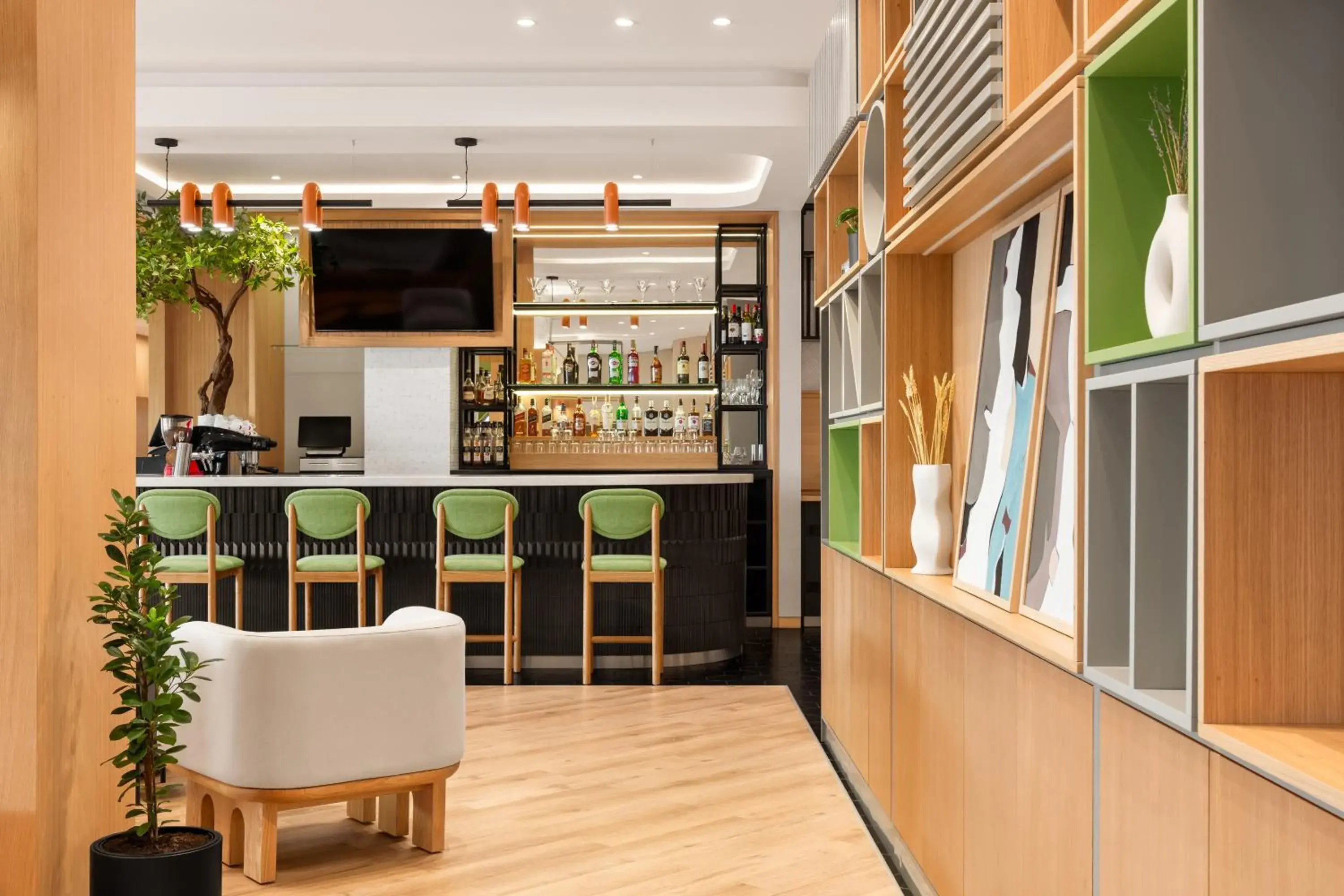 Restaurant/places to eat in Holiday Inn Almaty by IHG Restaurant/places to eat in Holiday Inn Almaty by IHG