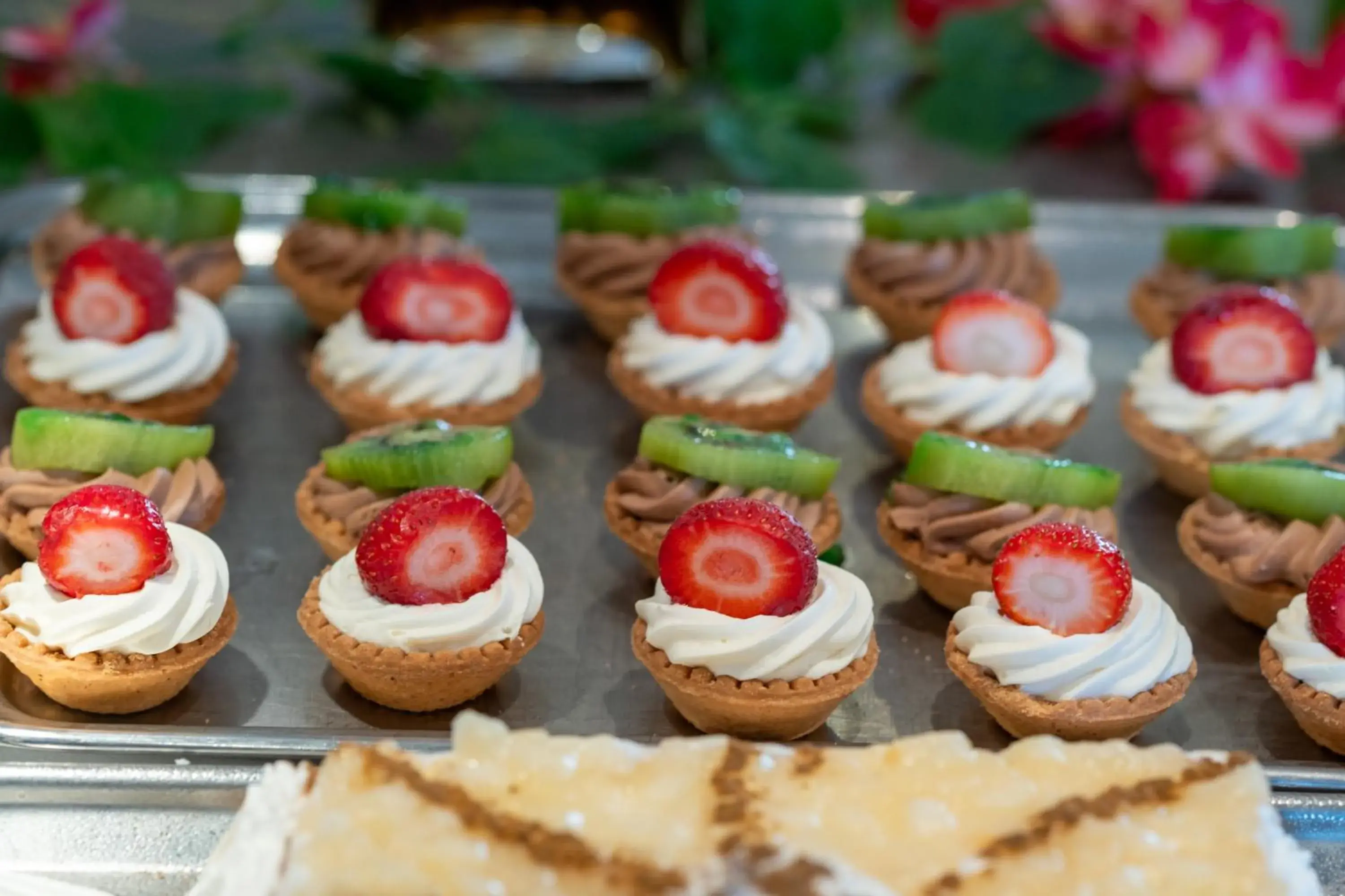 Restaurant/places to eat in Mediterranean Beach Resort Restaurant/places to eat in Mediterranean Beach Resort