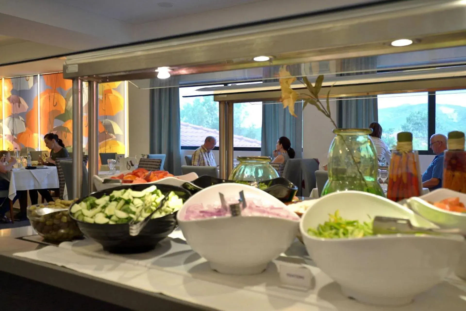 Restaurant/places to eat in Mediterranean Beach Resort Restaurant/places to eat in Mediterranean Beach Resort