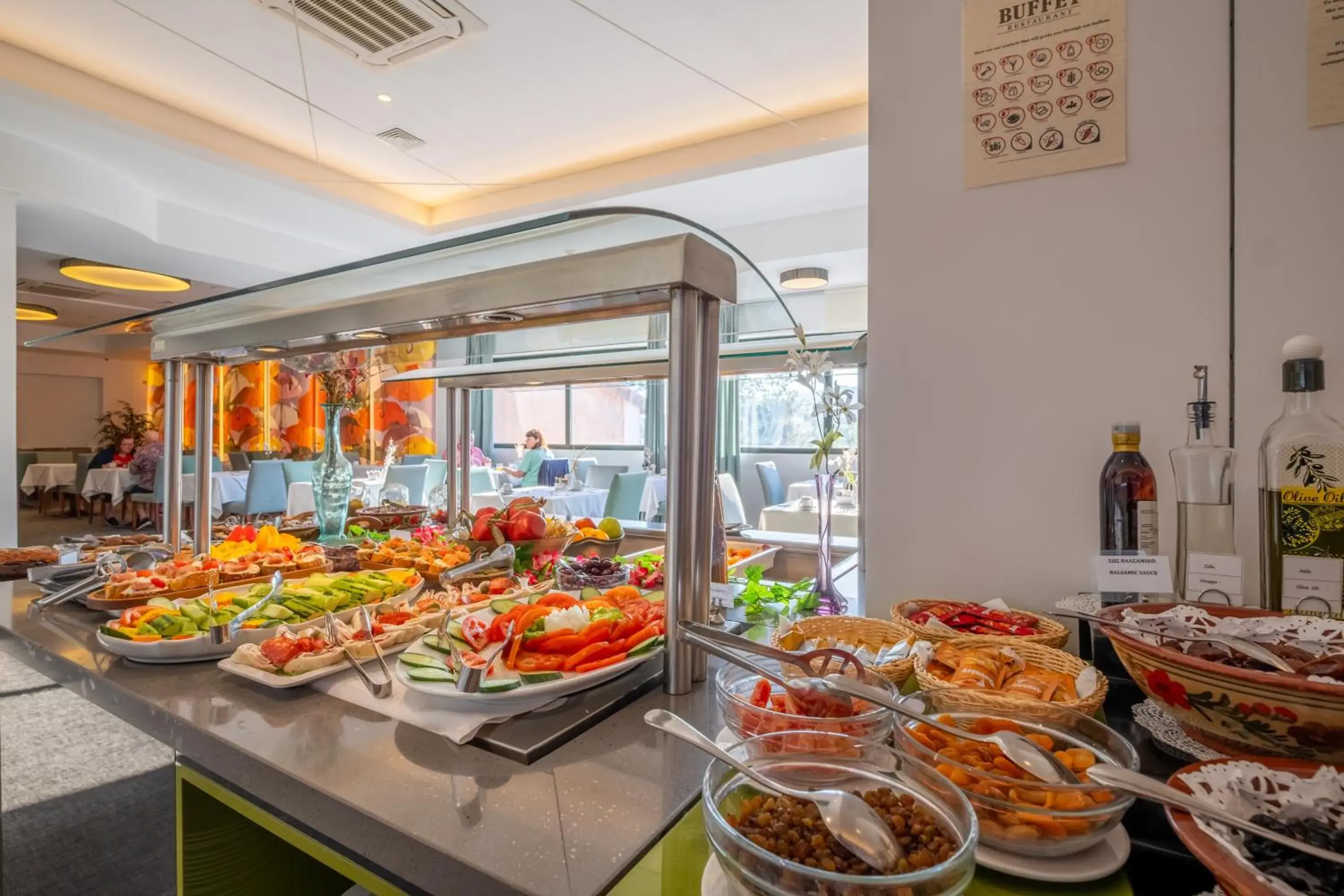 Restaurant/places to eat in Mediterranean Beach Resort Restaurant/places to eat in Mediterranean Beach Resort