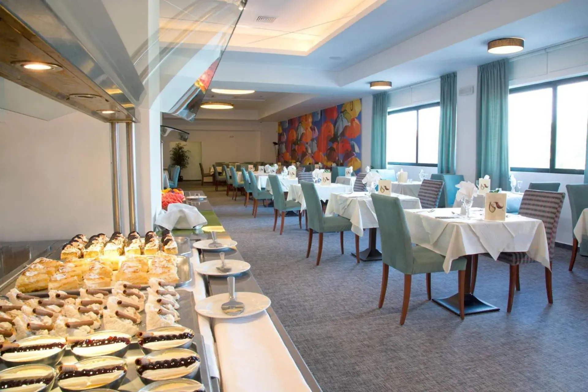 Restaurant/places to eat in Mediterranean Beach Resort Restaurant/places to eat in Mediterranean Beach Resort