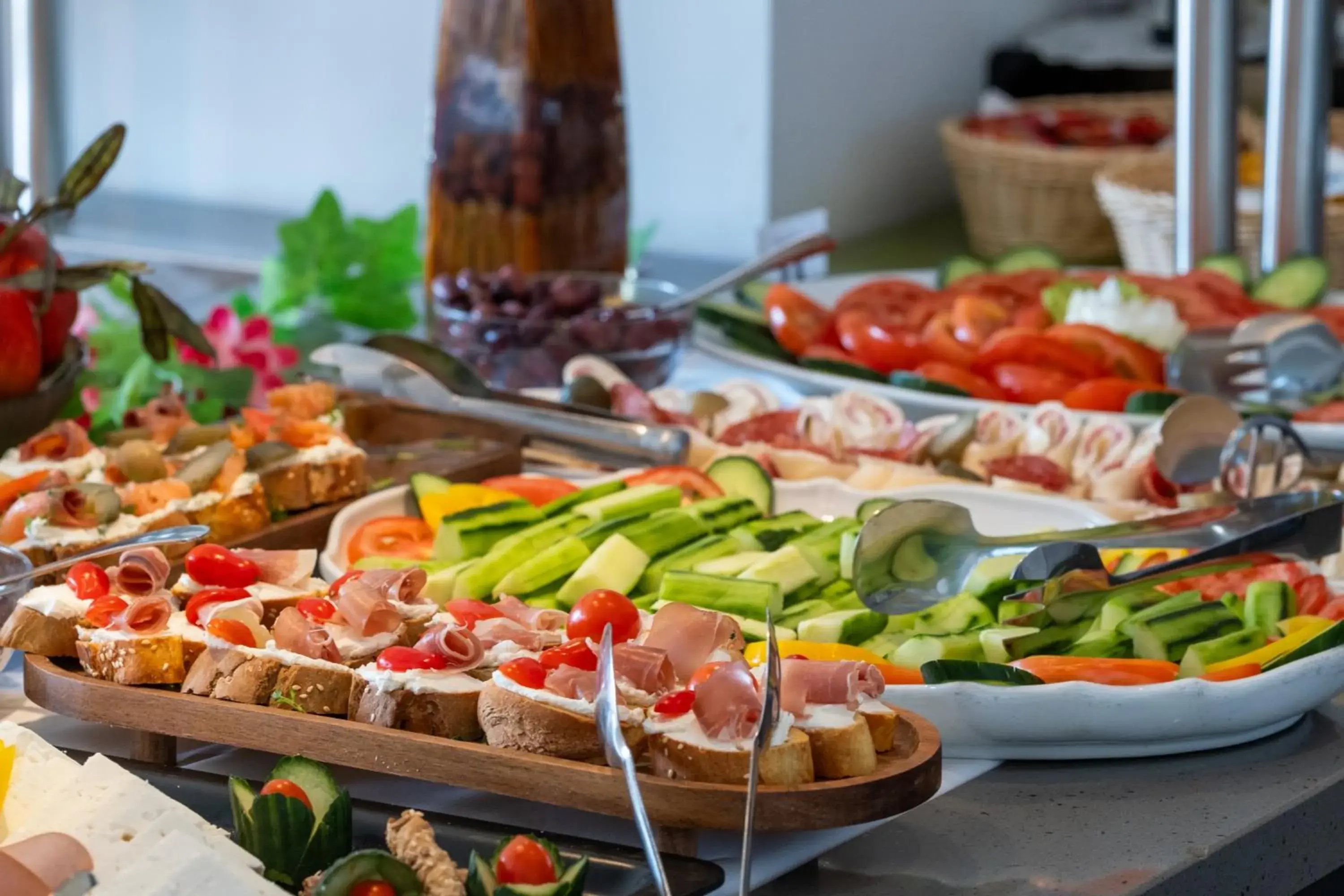 Restaurant/places to eat in Mediterranean Beach Resort Restaurant/places to eat in Mediterranean Beach Resort