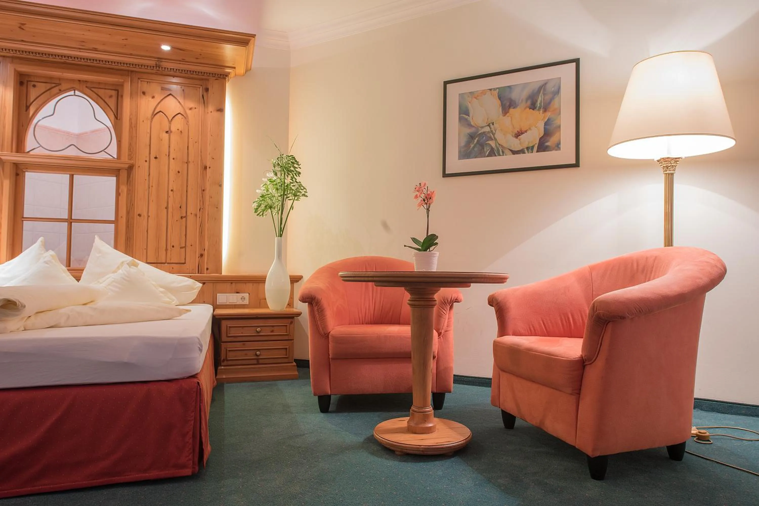 Dining area, Bed in Hotel Vitalquelle Montafon