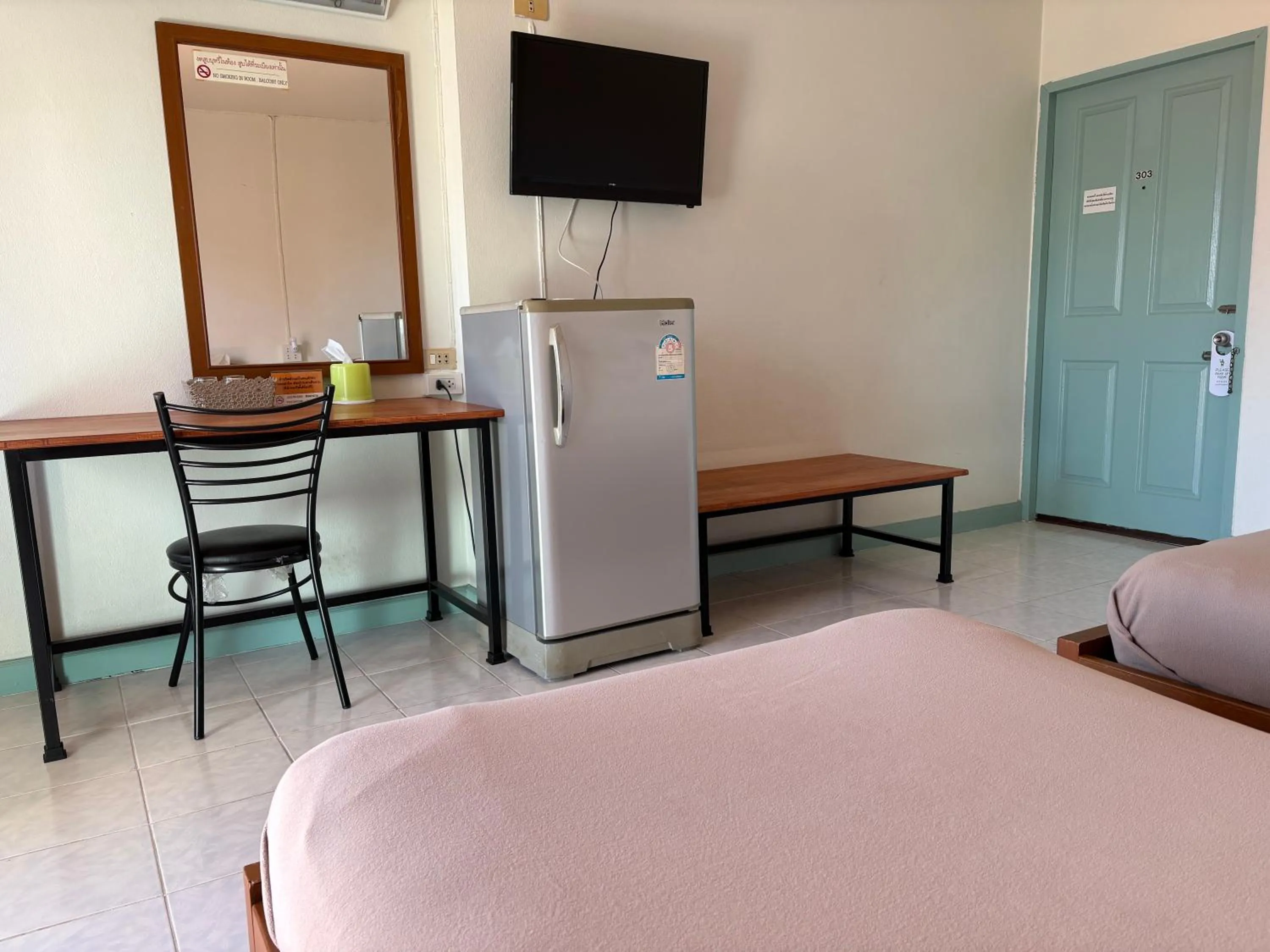 Standard Twin Room in Baansilp Hotel