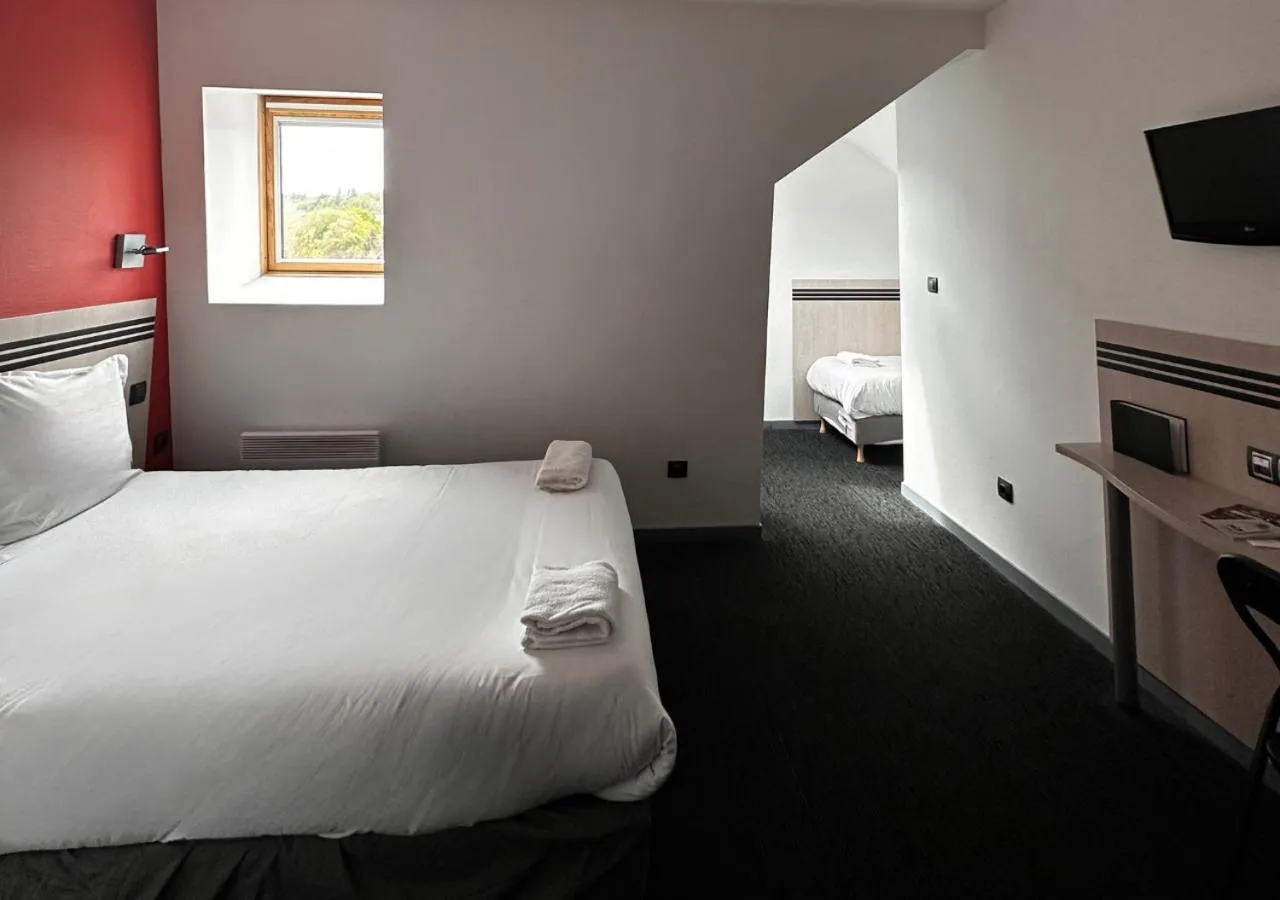 Bed in Brit Hotel La Ferté sous Jouarre