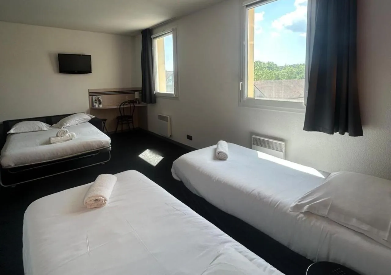 Bed in Brit Hotel La Ferté sous Jouarre