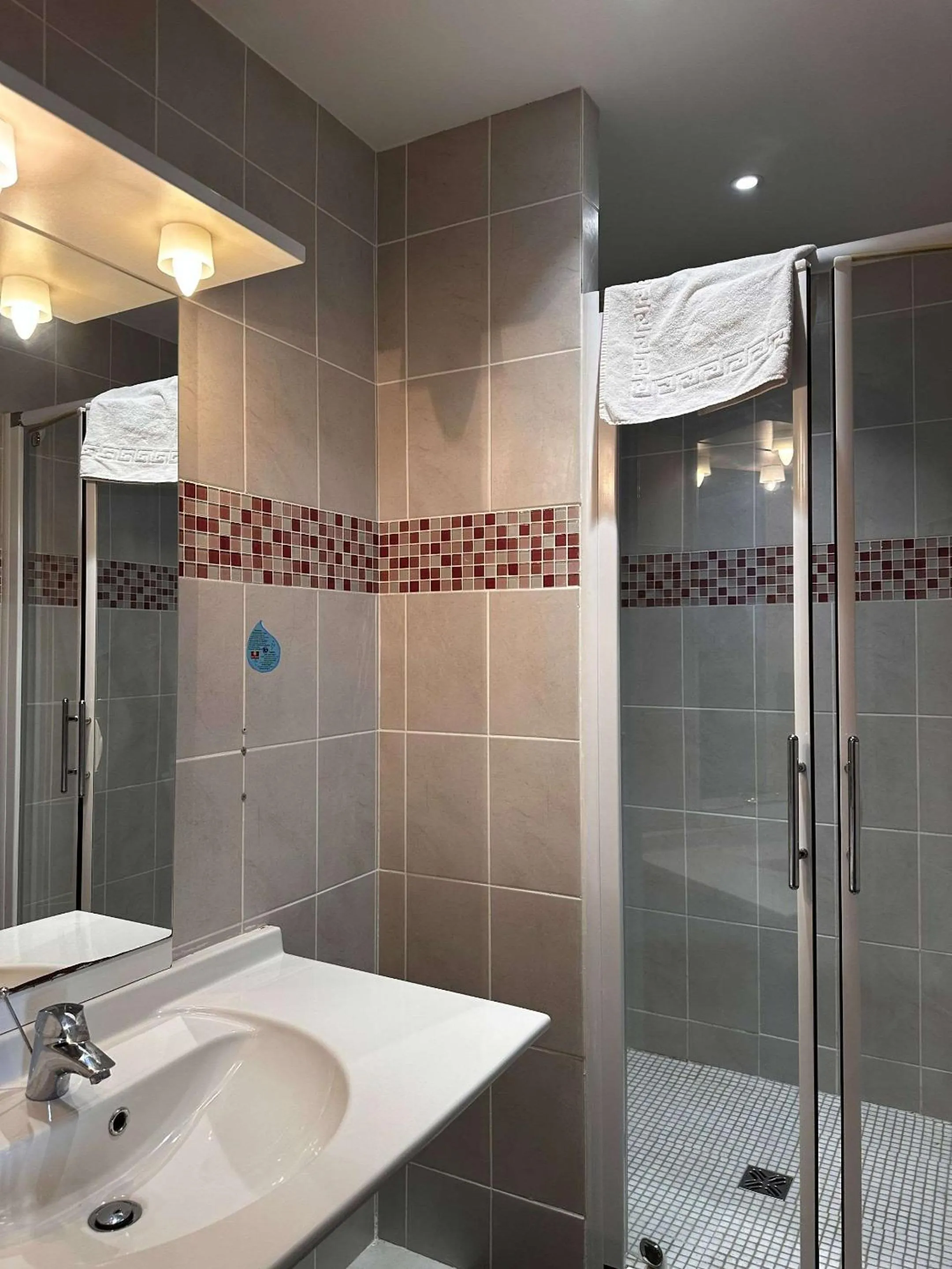 Bedroom in Brit Hotel La Ferté sous Jouarre