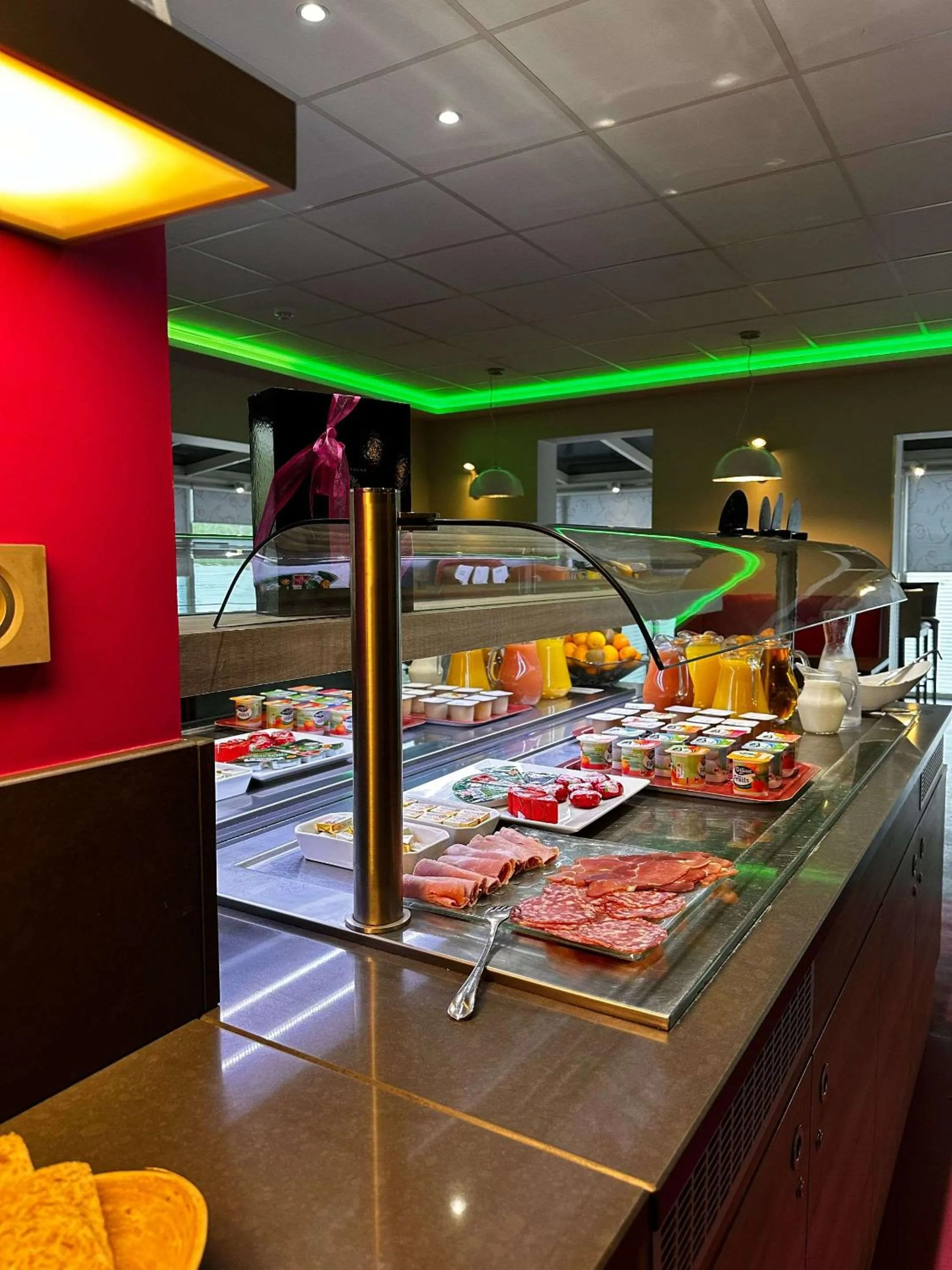 Restaurant/places to eat in Brit Hotel La Ferté sous Jouarre