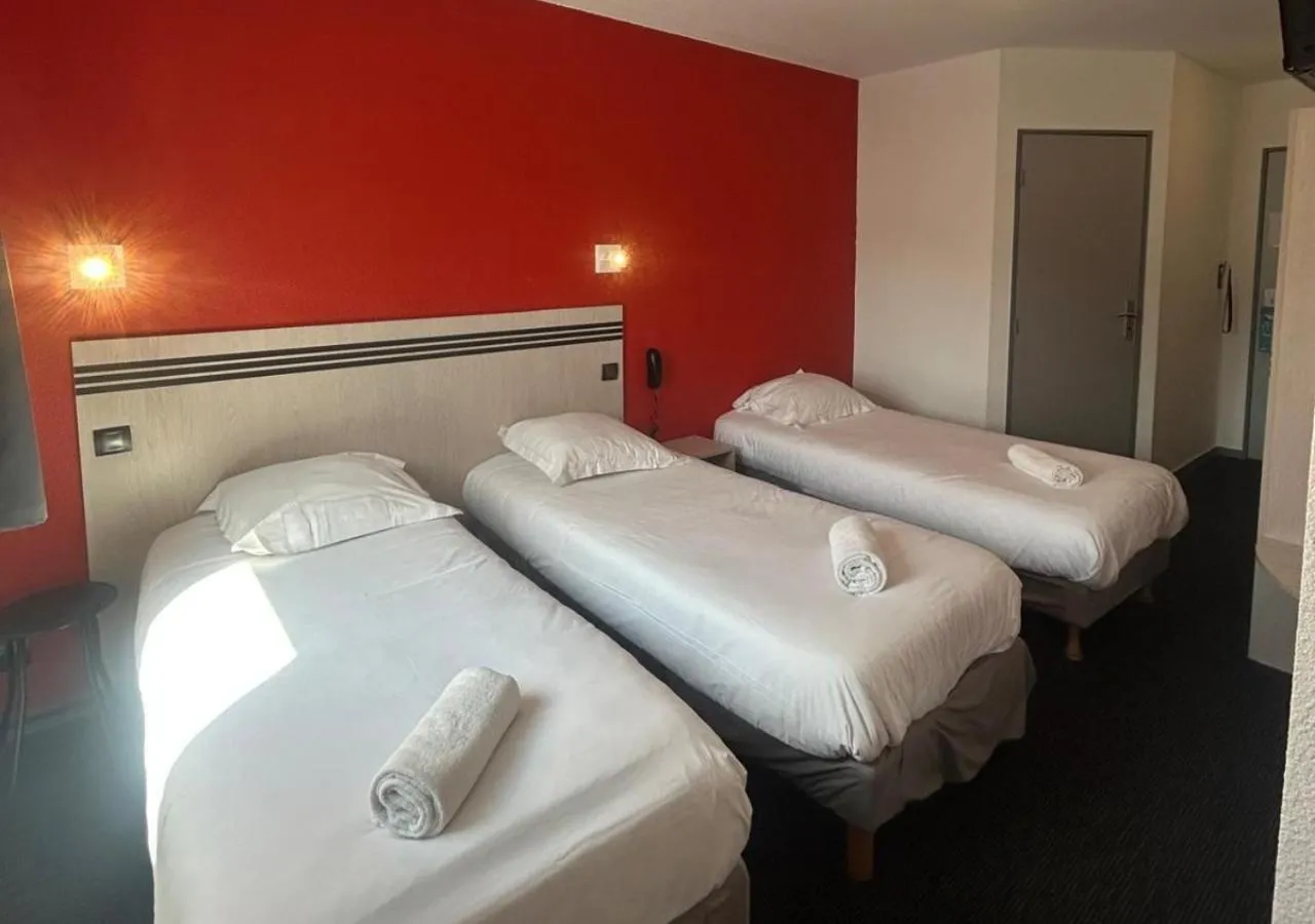 Bed in Brit Hotel La Ferté sous Jouarre