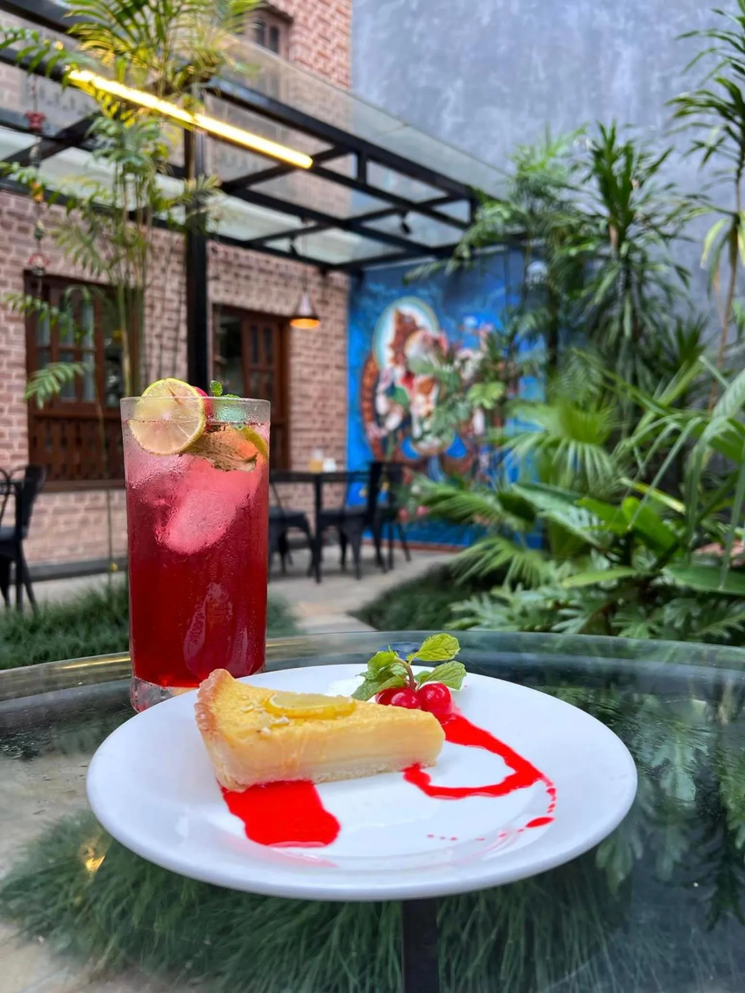 Restaurant/places to eat in Hotel Timila