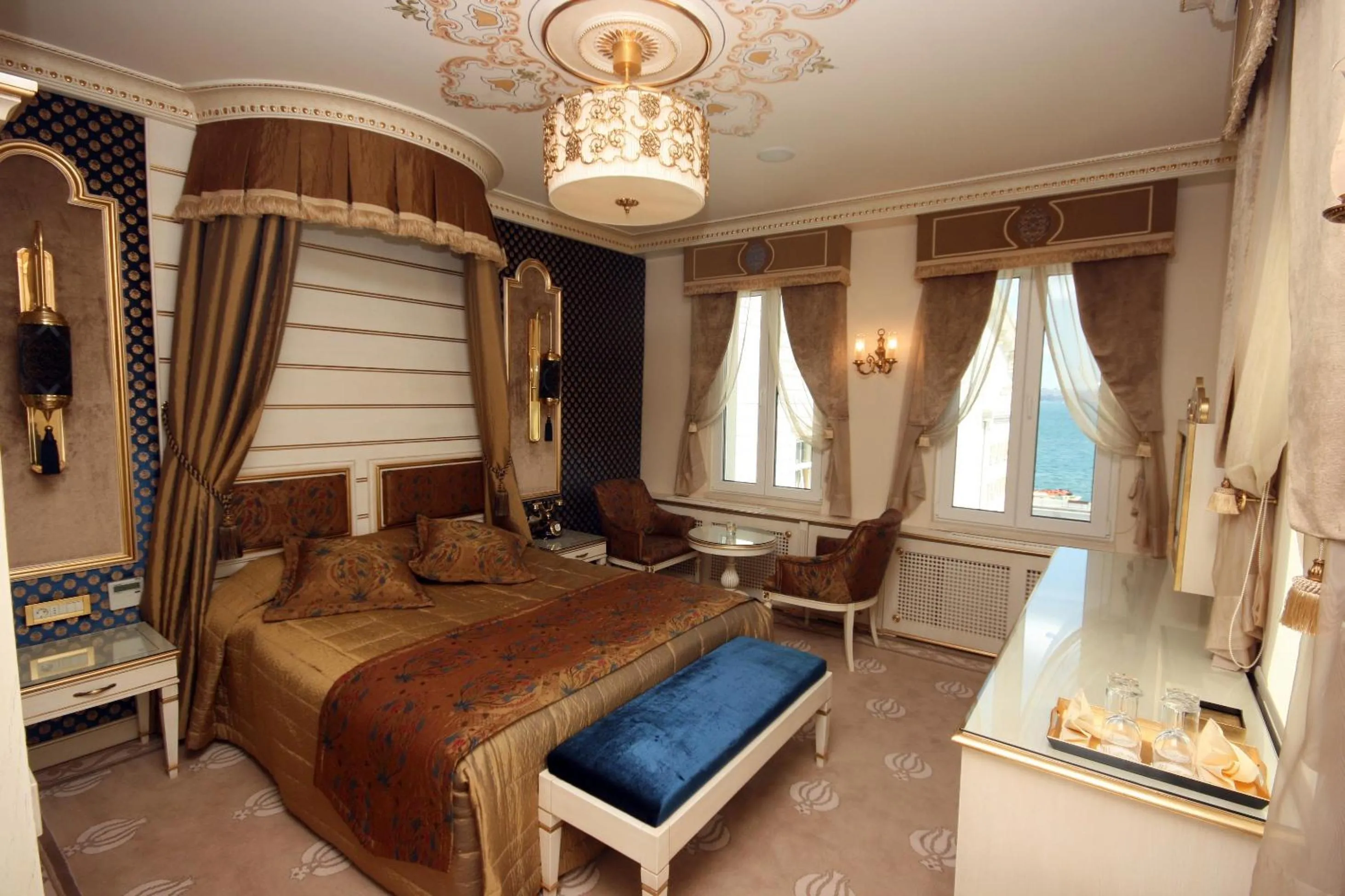 Photo of the whole room, Bed in Fuat Pasa Oteli - Special Category Bosphorus