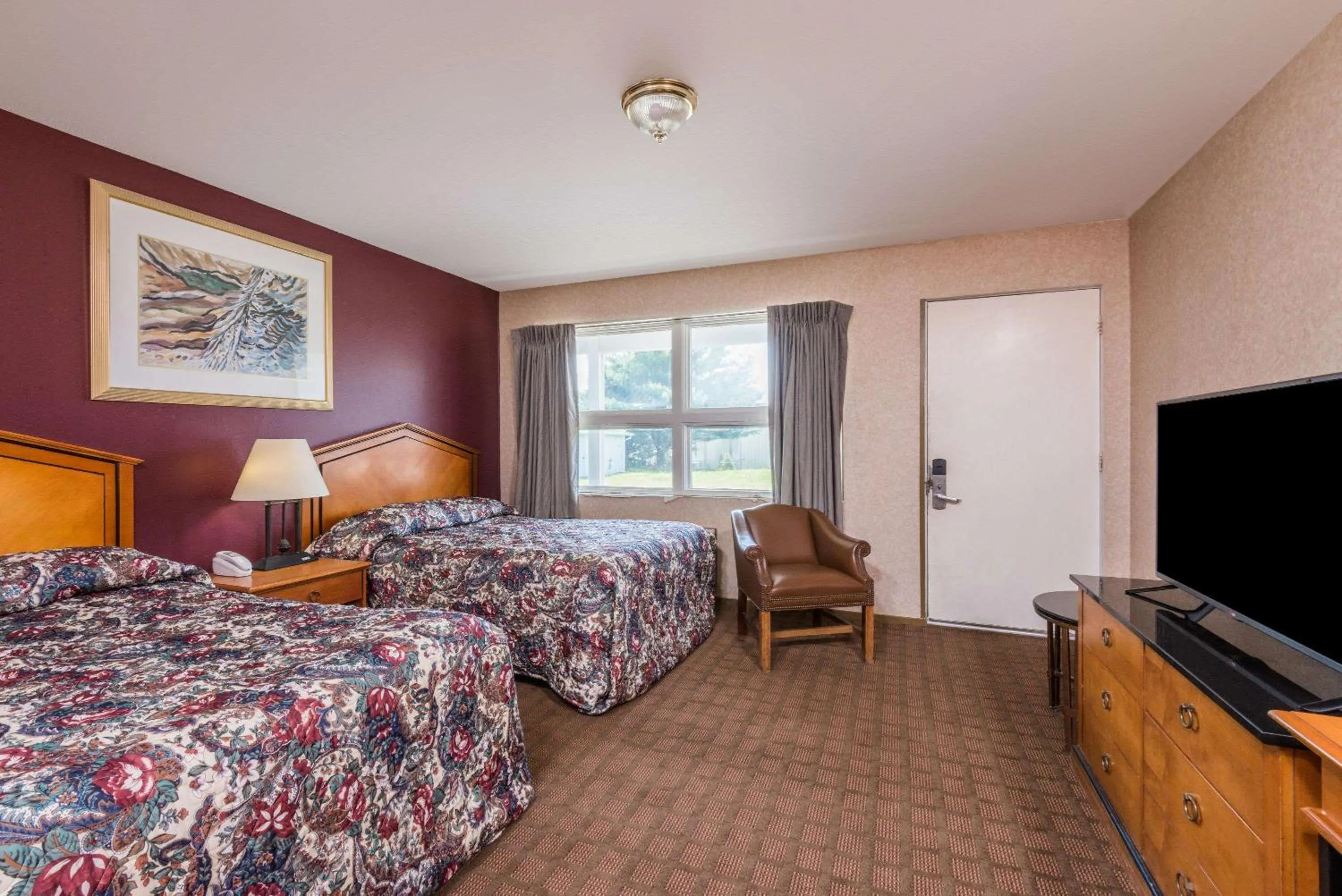 Photo of the whole room, Bed in Elite Inn