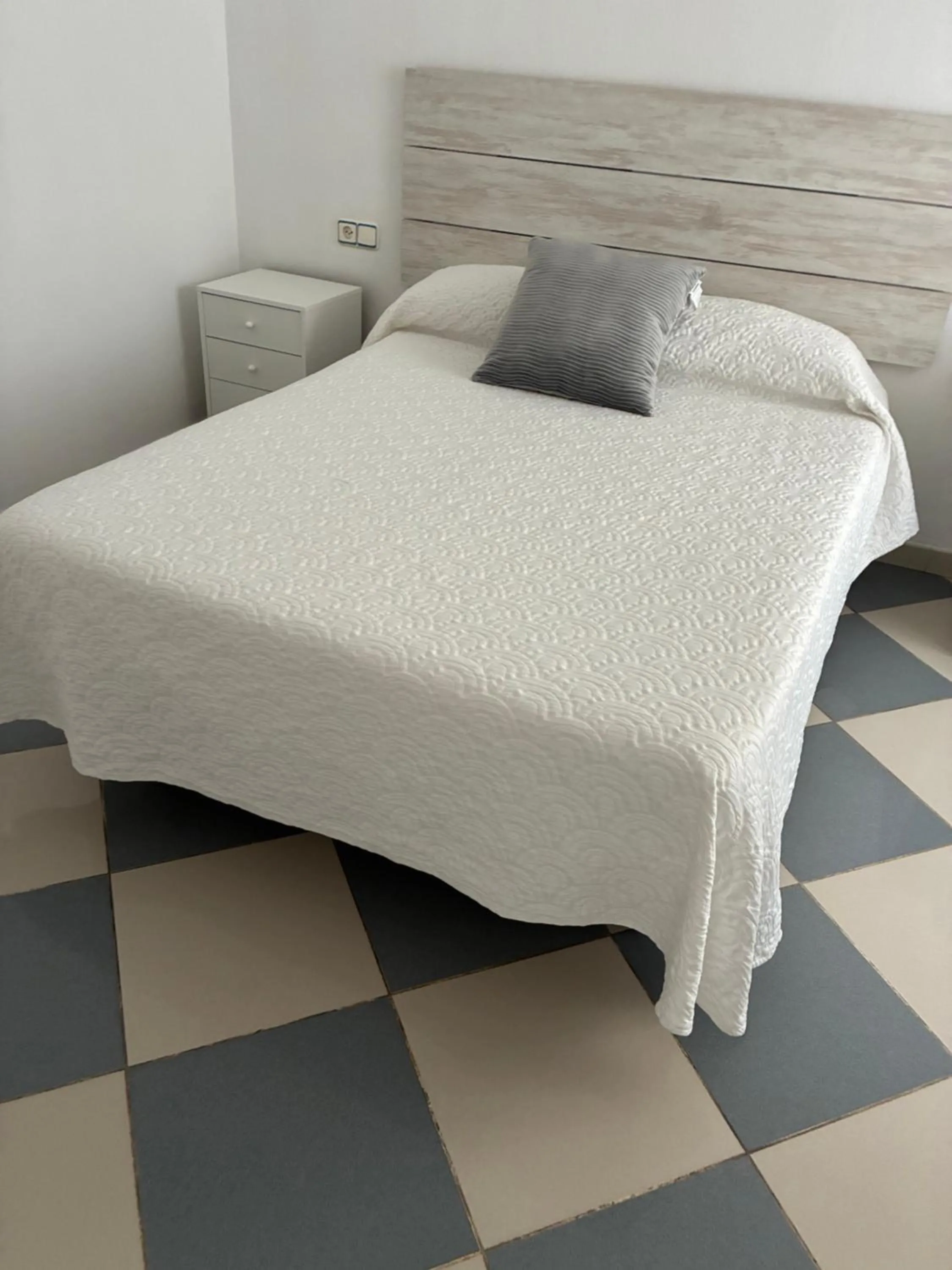 Bed in Hostal Restaurante La Niña