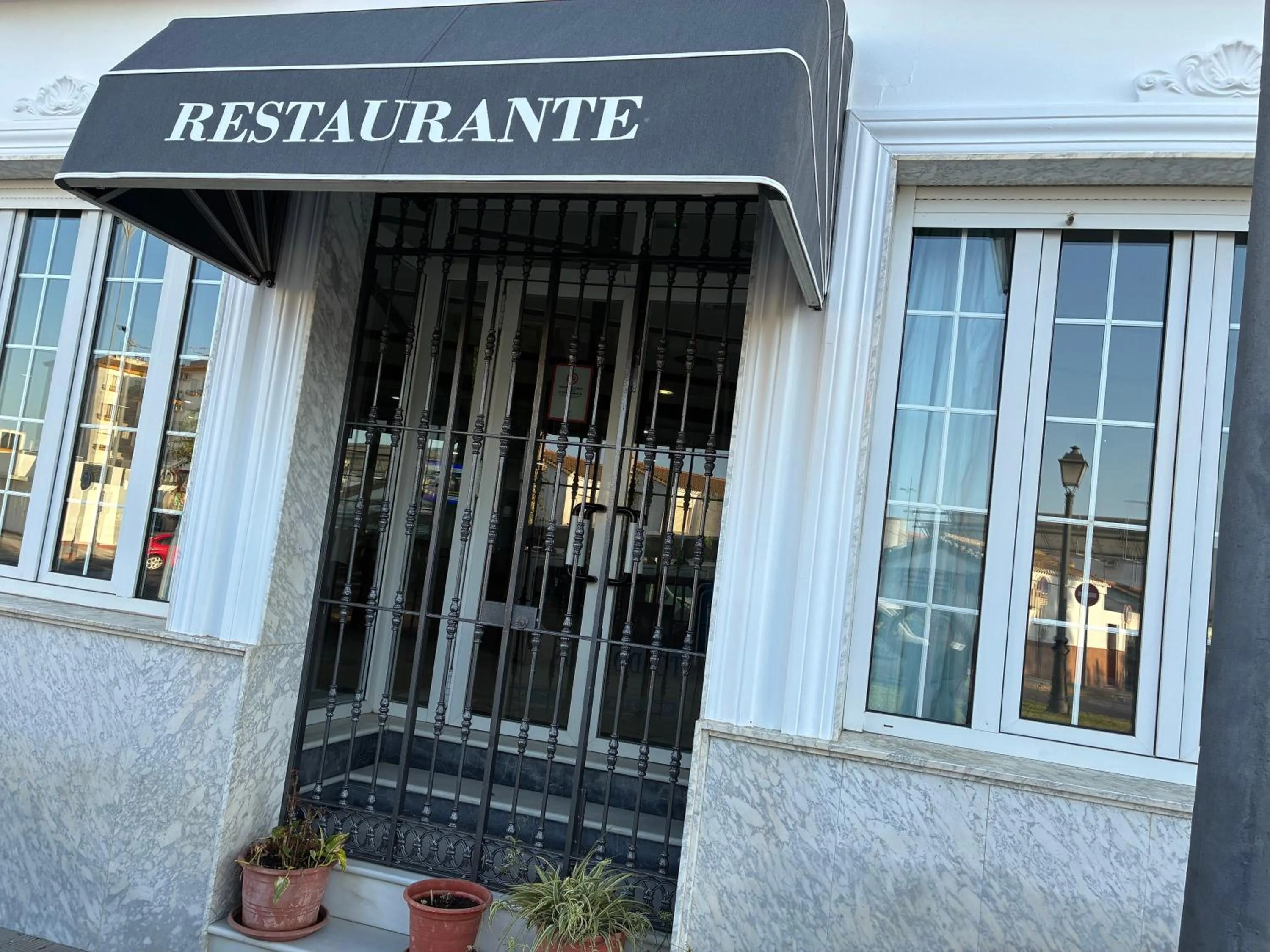Facade/entrance in Hostal Restaurante La Niña