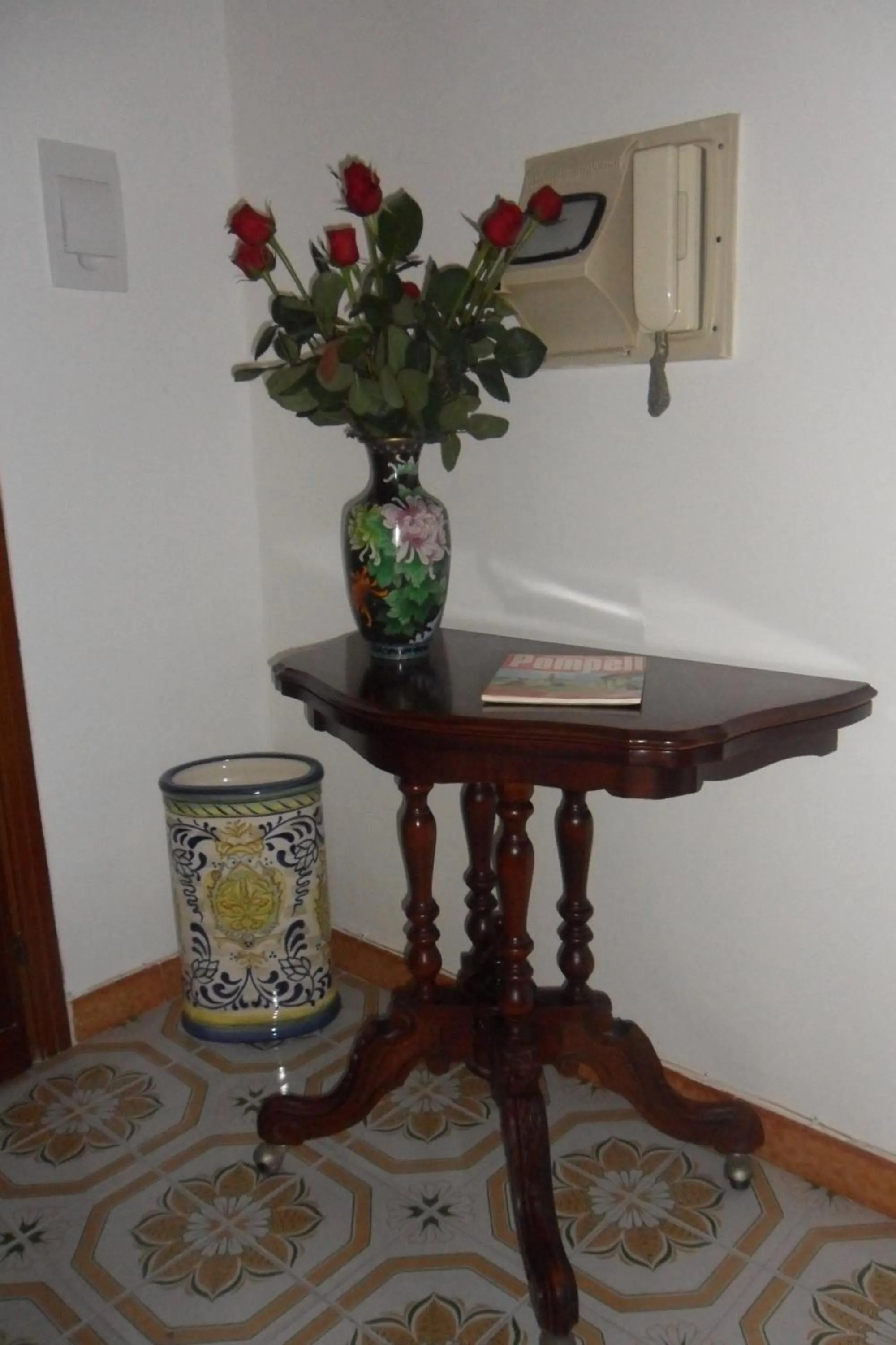 Decorative detail in B&B A Casa Di Mario Scafati