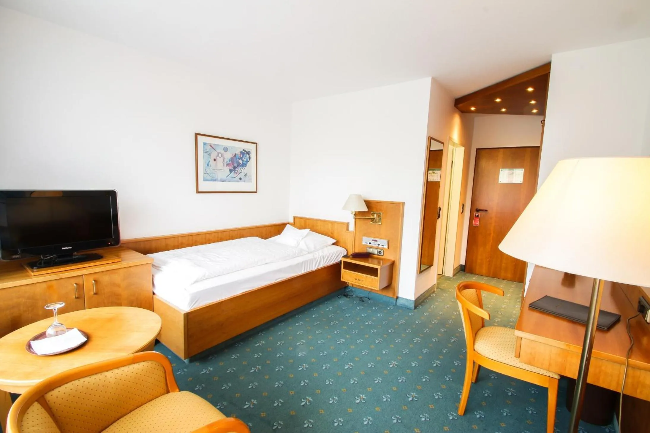 Photo of the whole room, Bed in Hotel Fontana