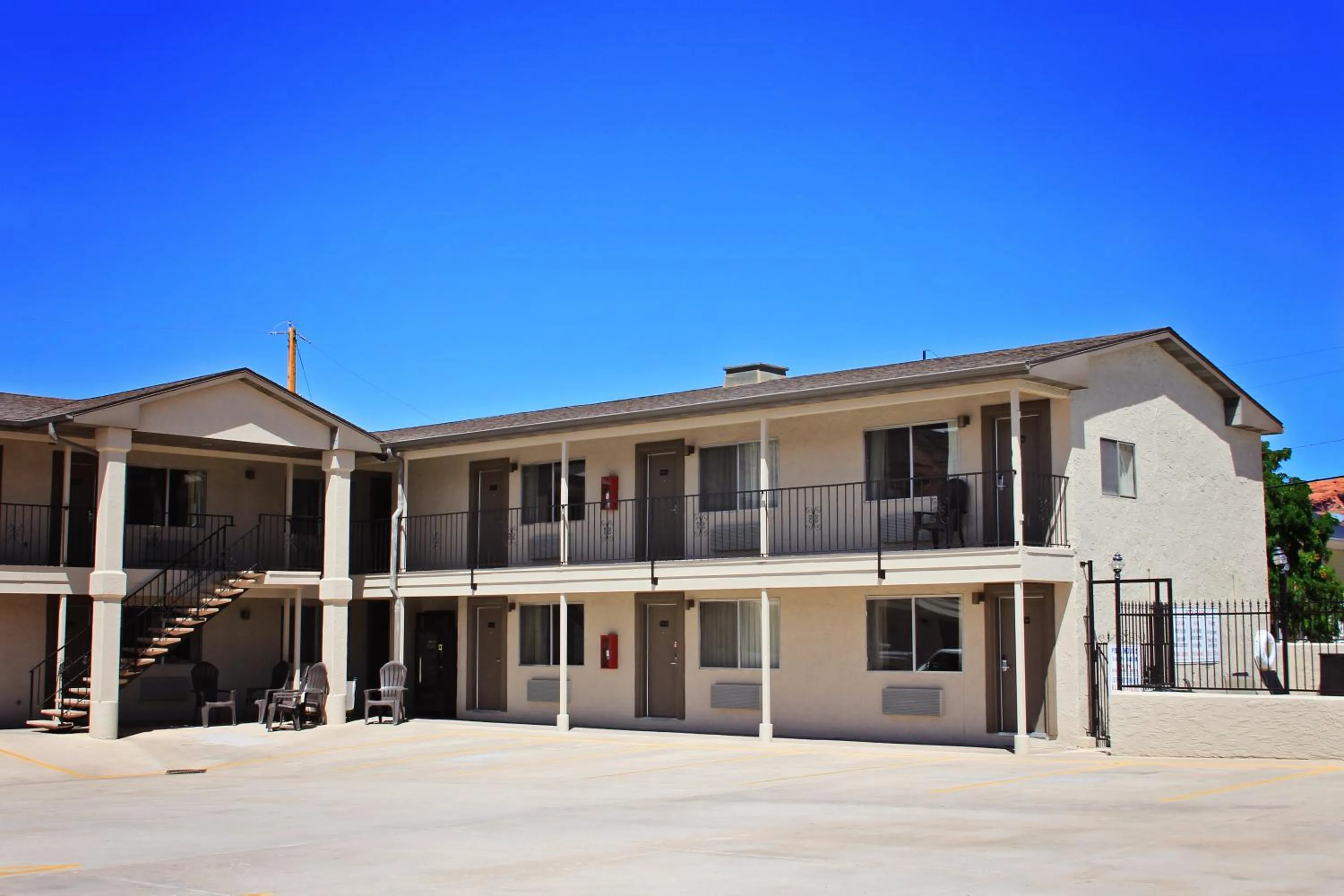 Property building in Bowen Motel