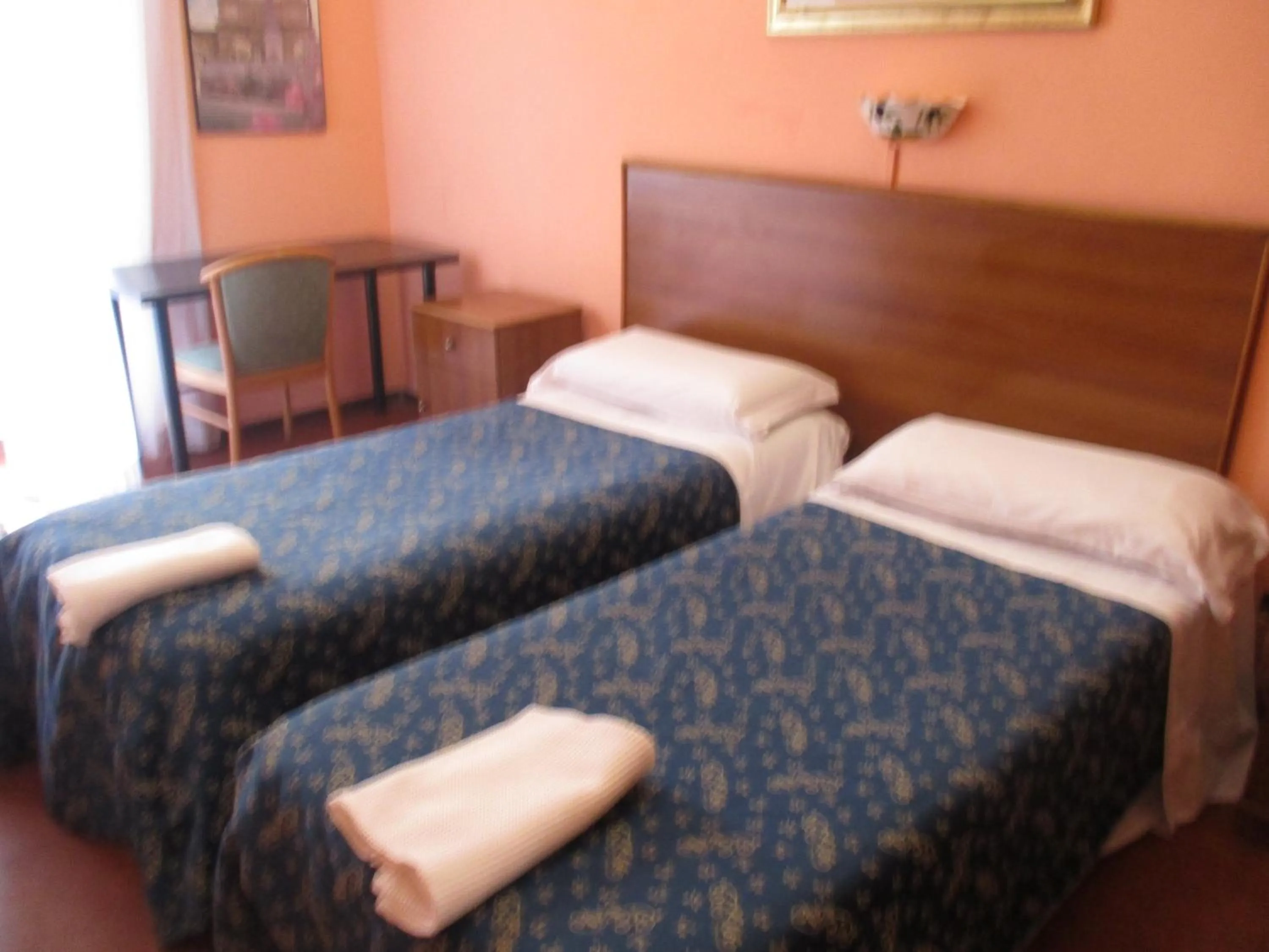 Day, Bed in Hotel Gloria