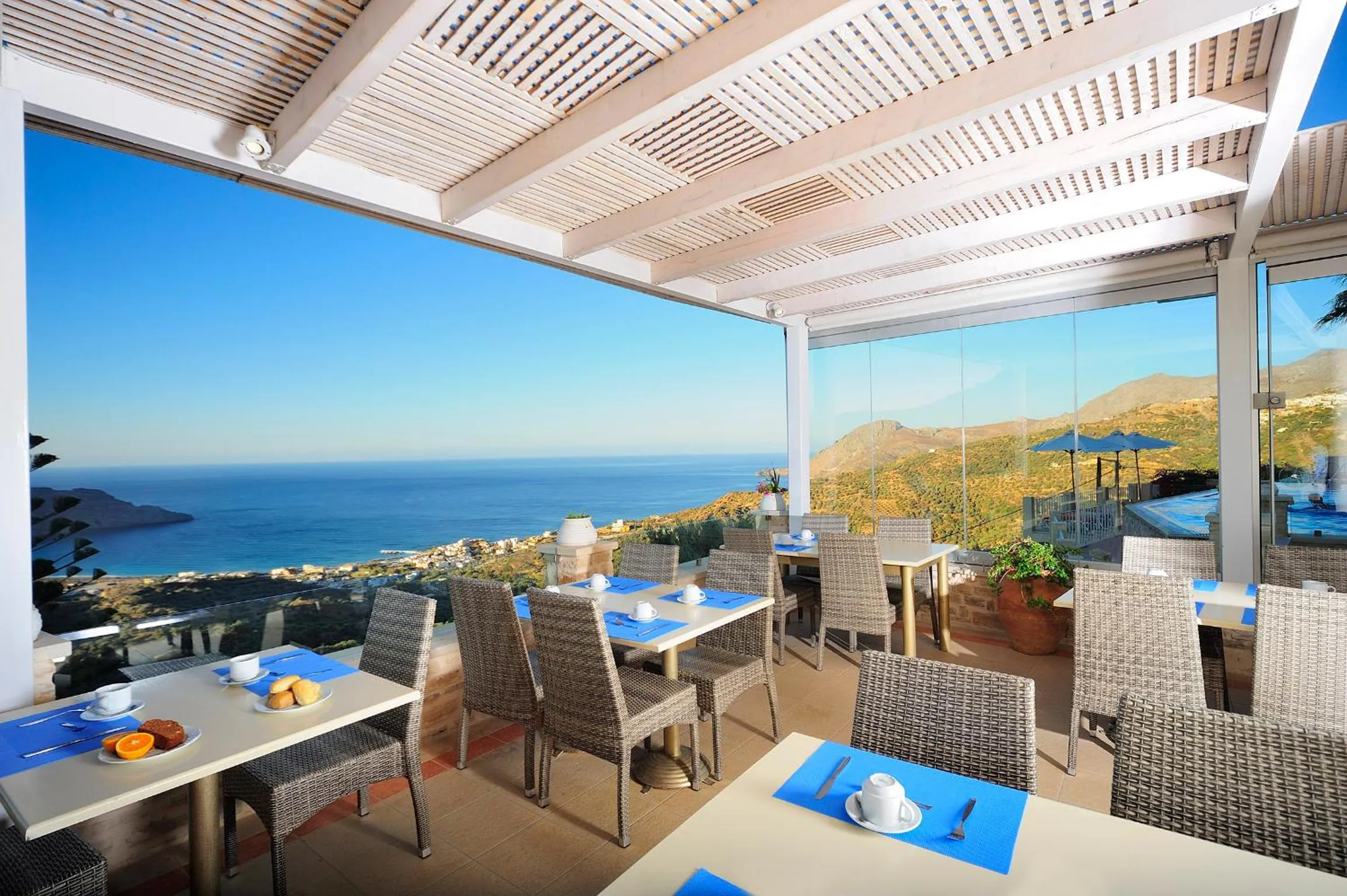 Restaurant/places to eat in Stefanos Village Hotel