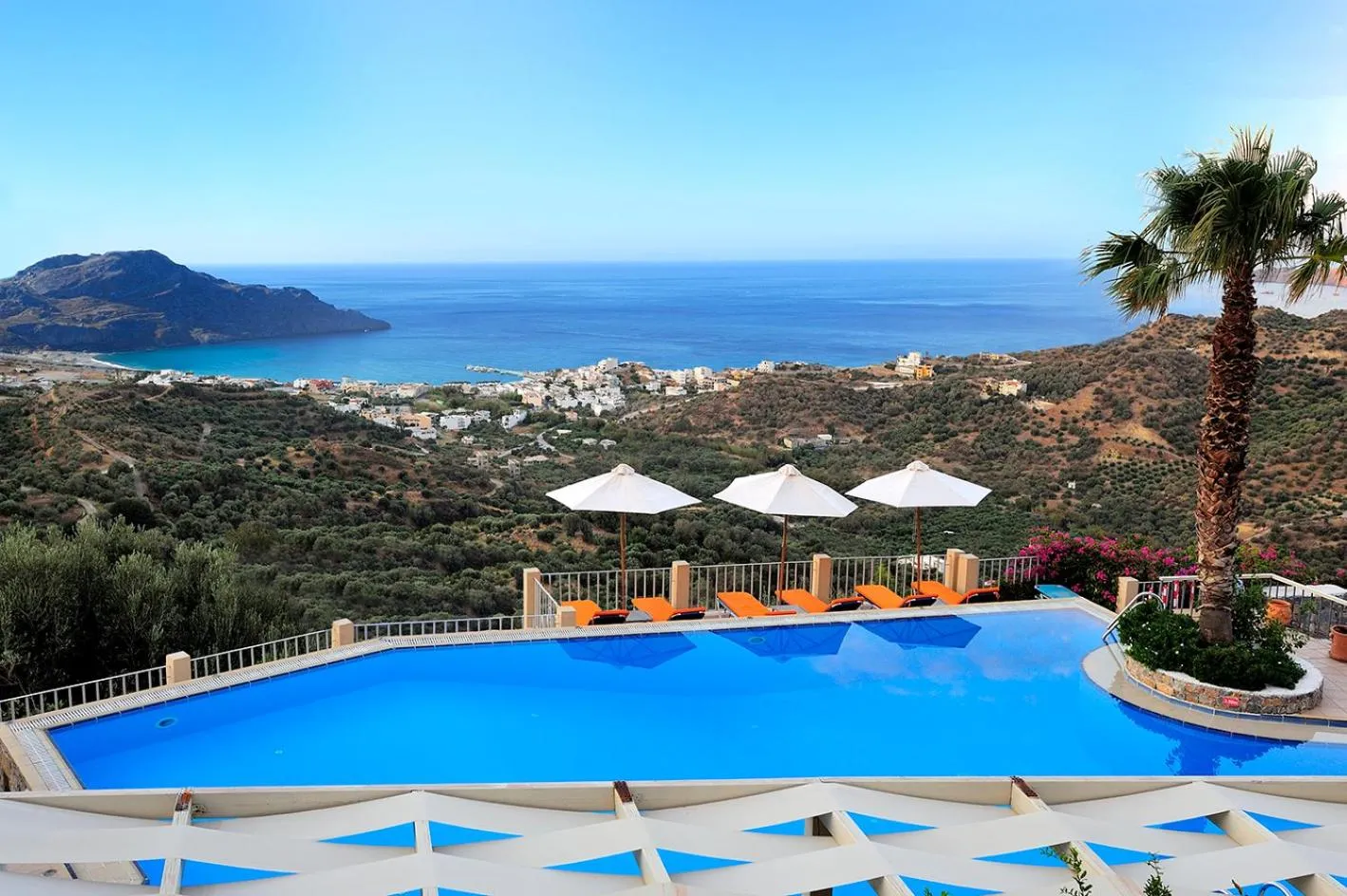 Swimming pool in Stefanos Village Hotel
