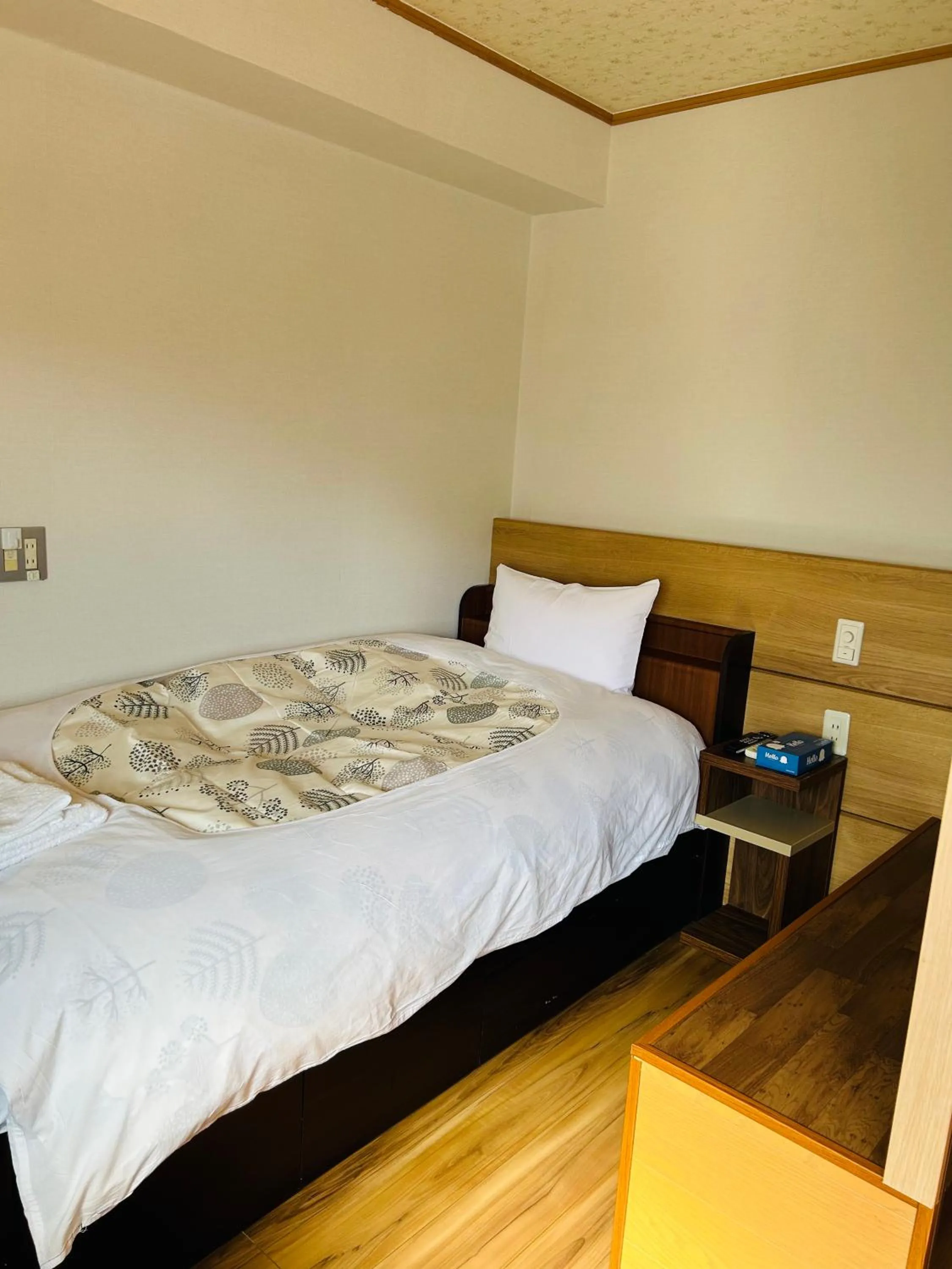 Bed in Izu-no-umi Hotel