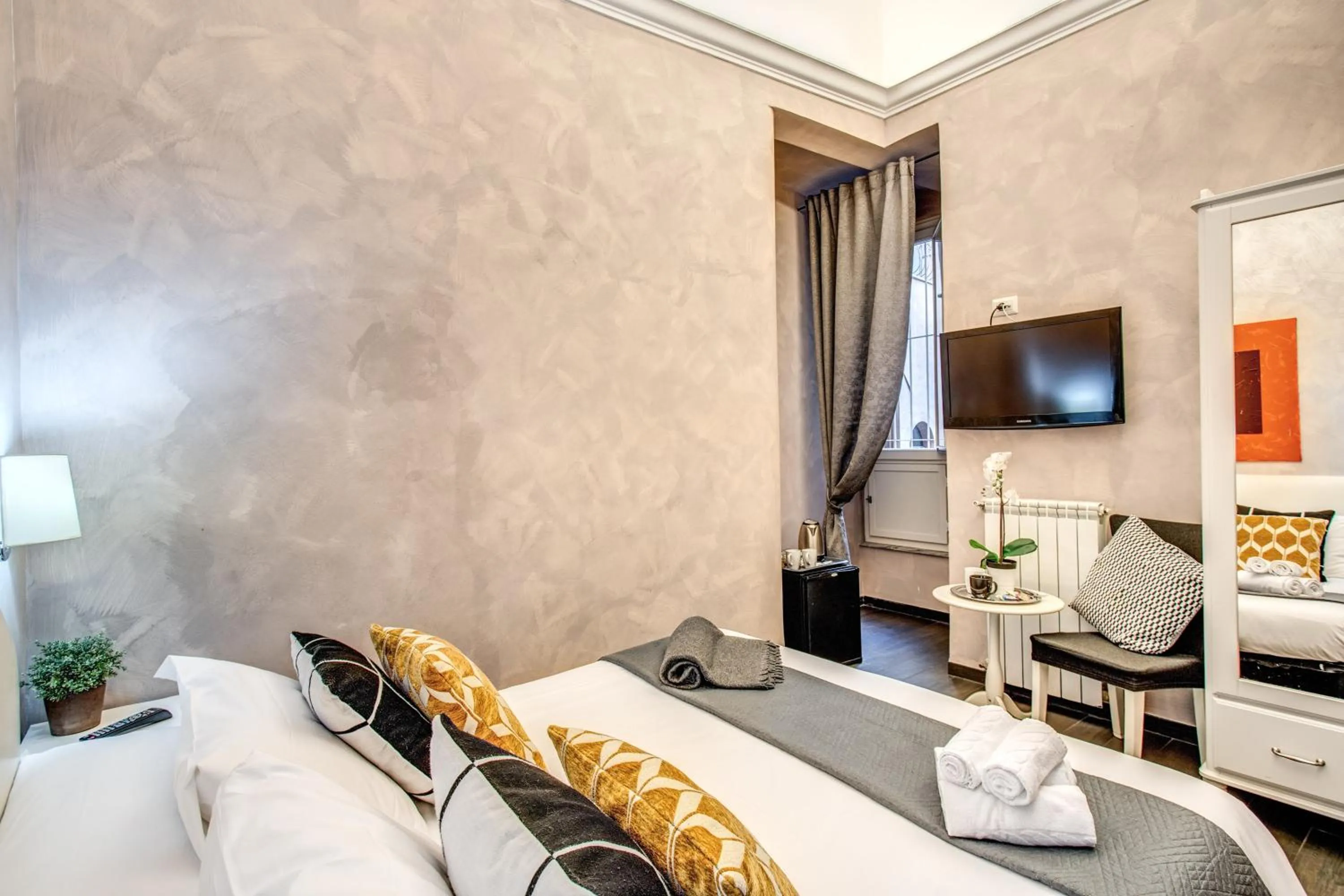 Photo of the whole room, Bed in La Residenza Dell'Angelo