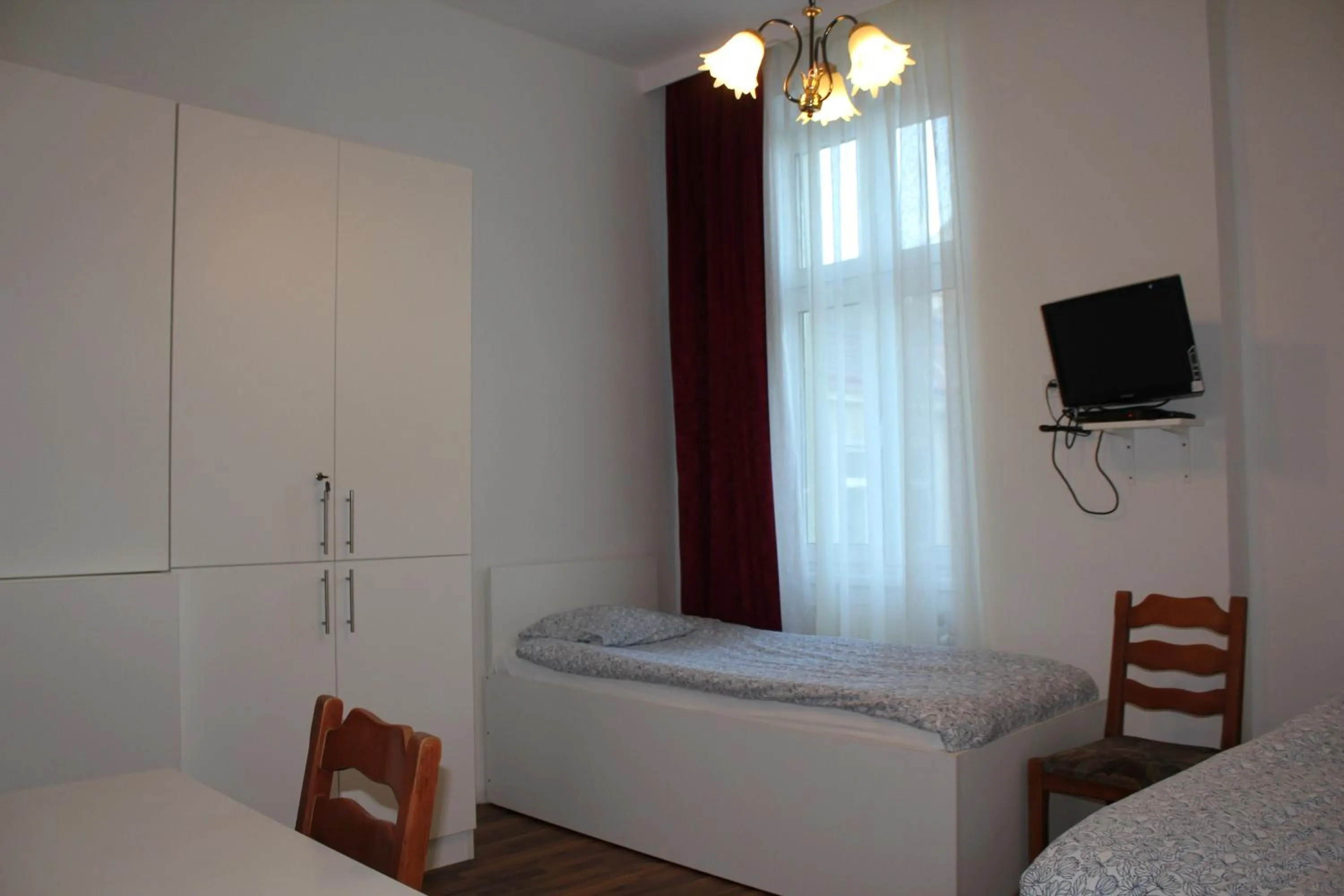 Bed in Arnes Hotel Vienna