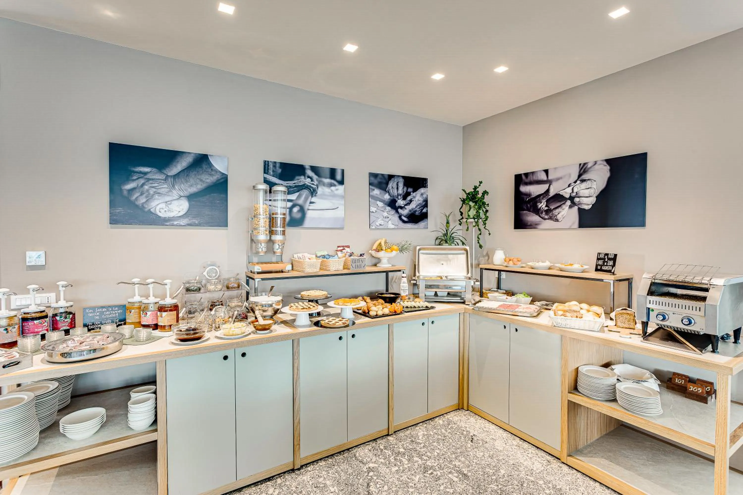 Buffet breakfast in Hotel Caesar