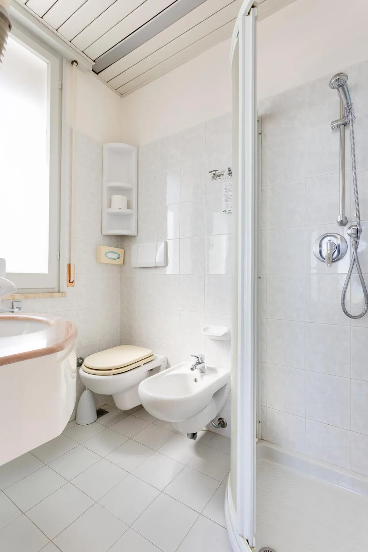 Bathroom in Hotel Caesar