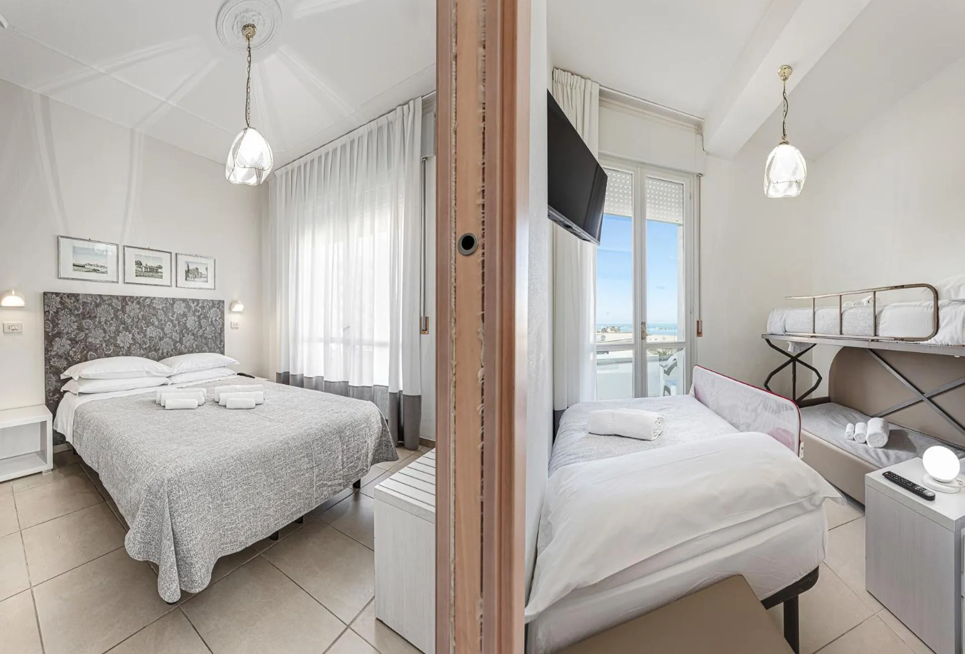 Photo of the whole room in Hotel Caesar