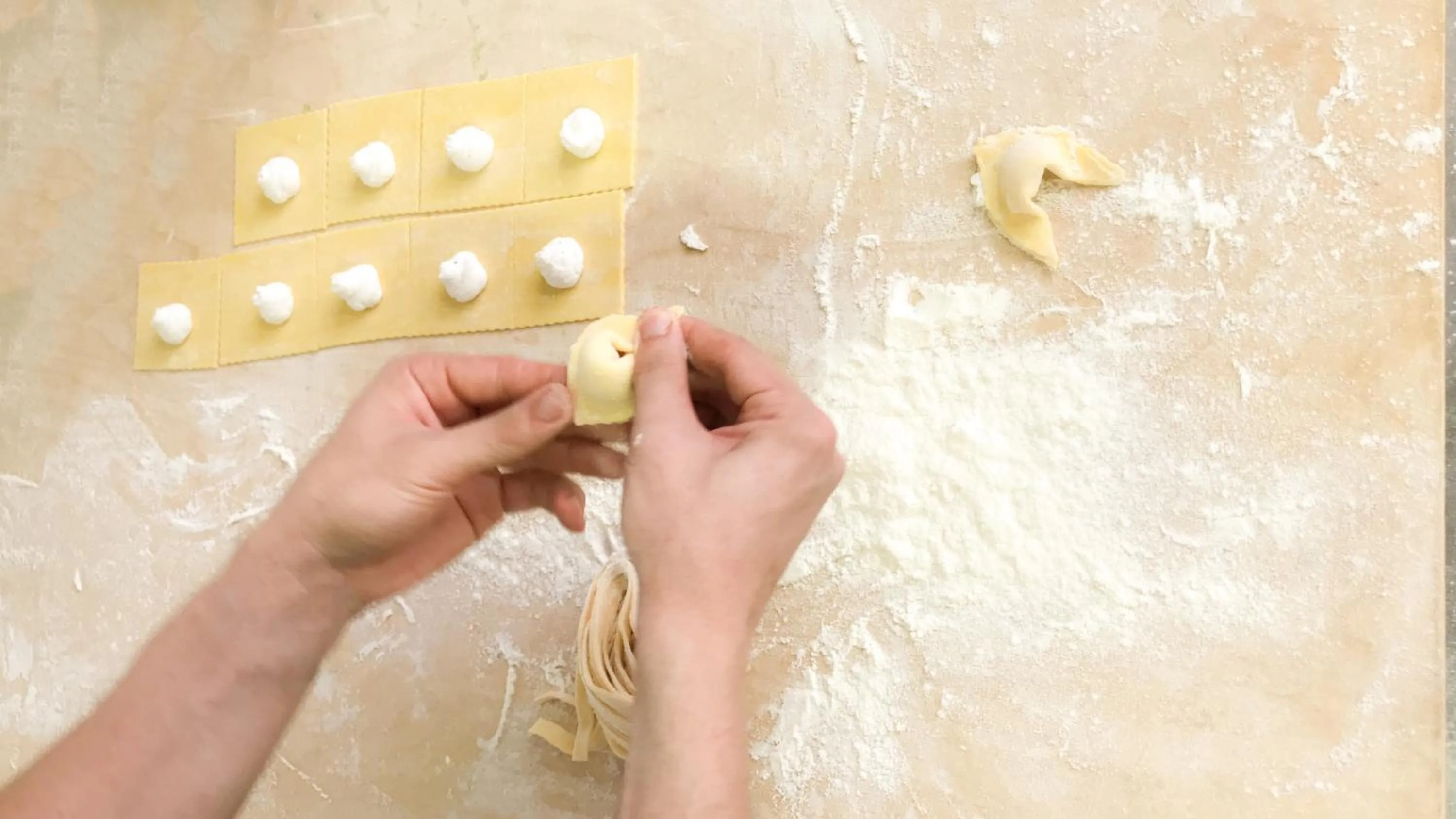 Restaurant/places to eat in Hotel Caesar