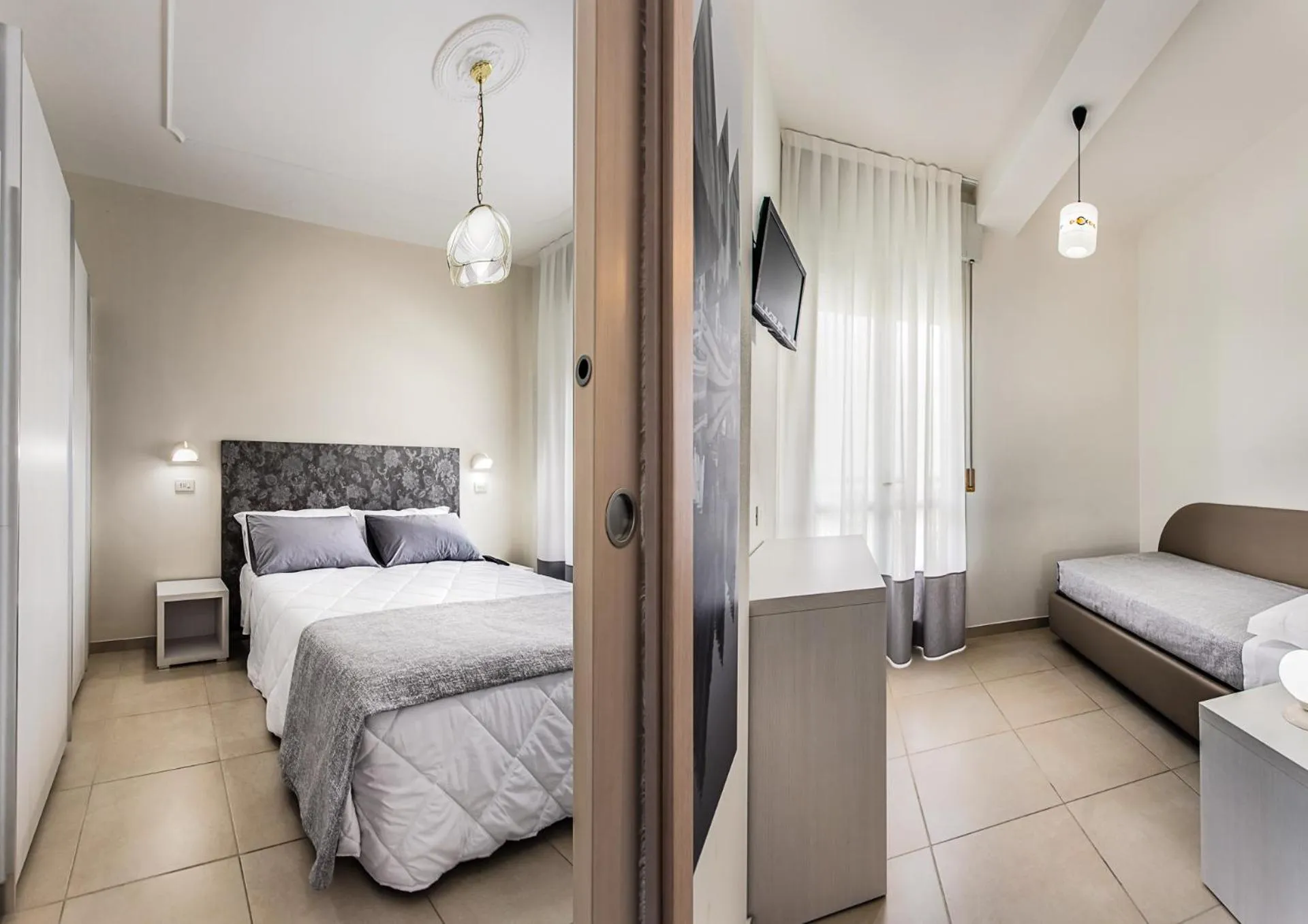 Photo of the whole room in Hotel Caesar