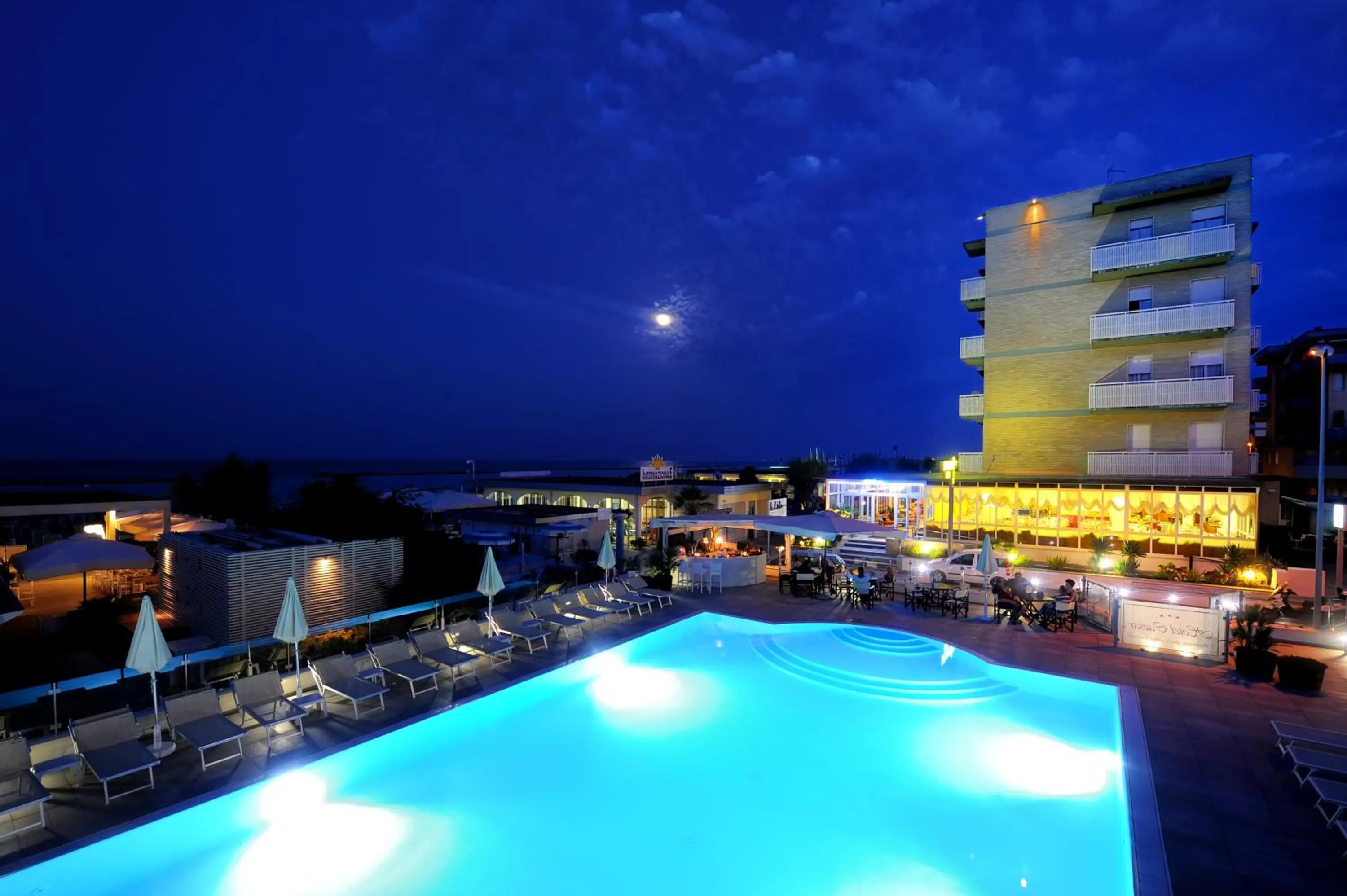 Night in Hotel Caesar