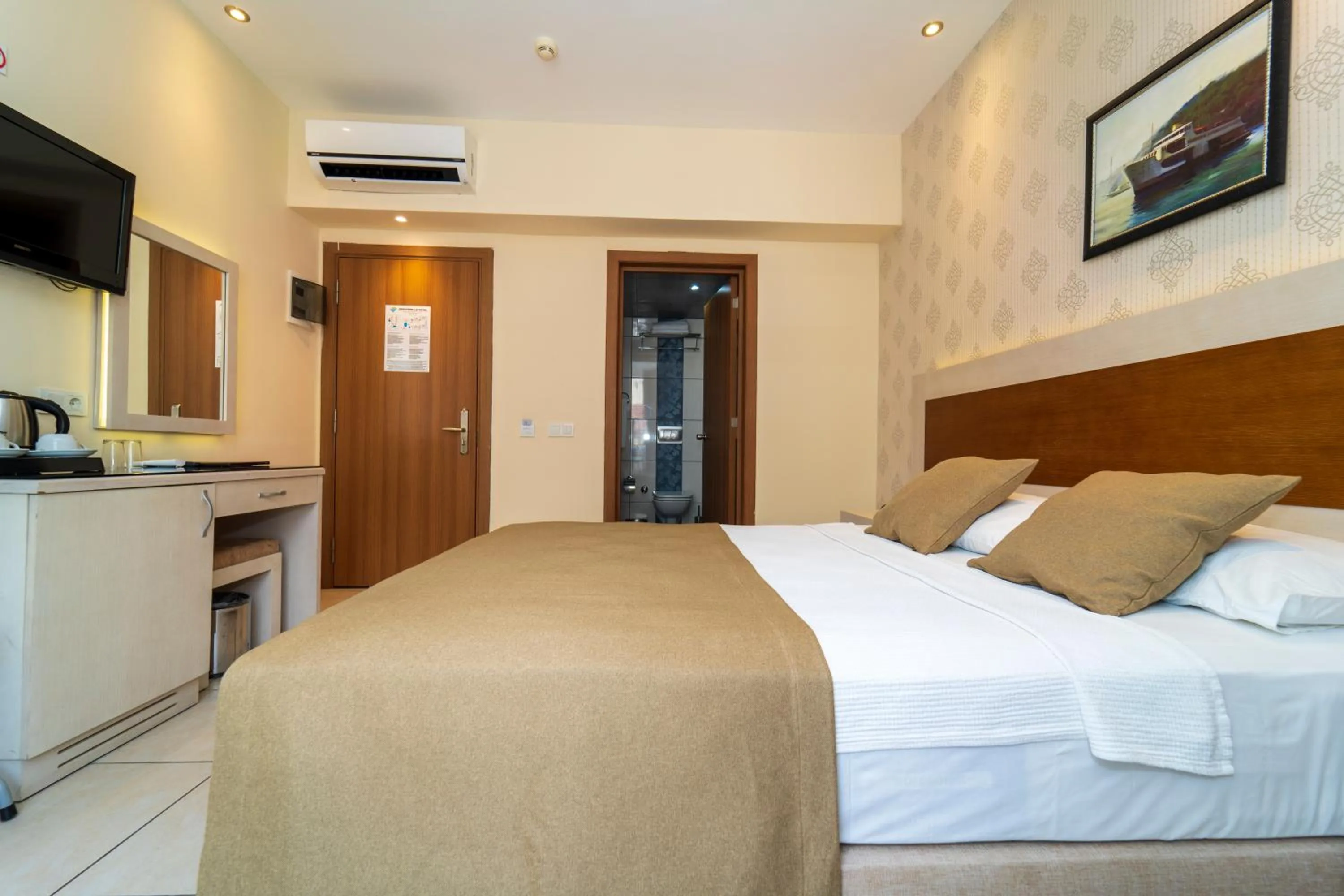 Bed in Montebello Resort Hotel - All Inclusive