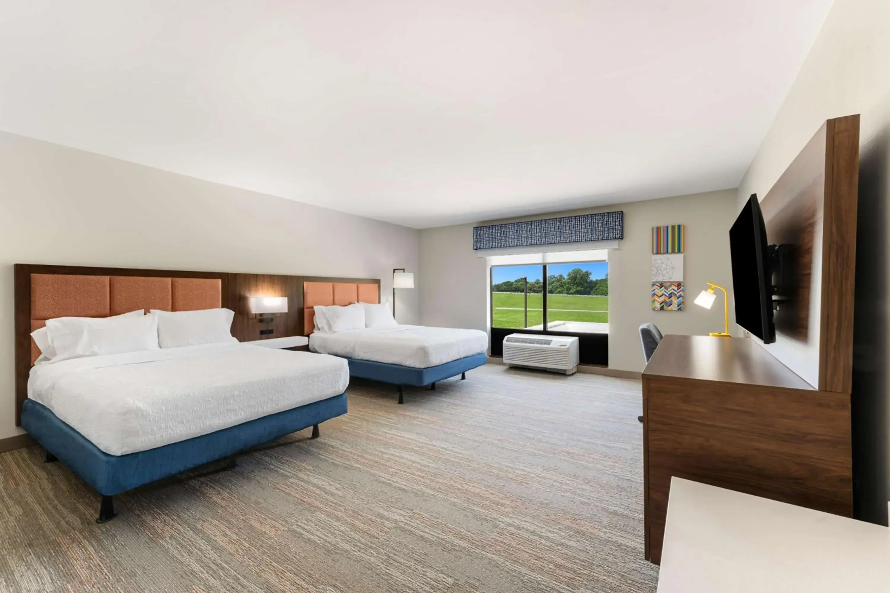 Bed in Hampton Inn Milford Bed in Hampton Inn Milford