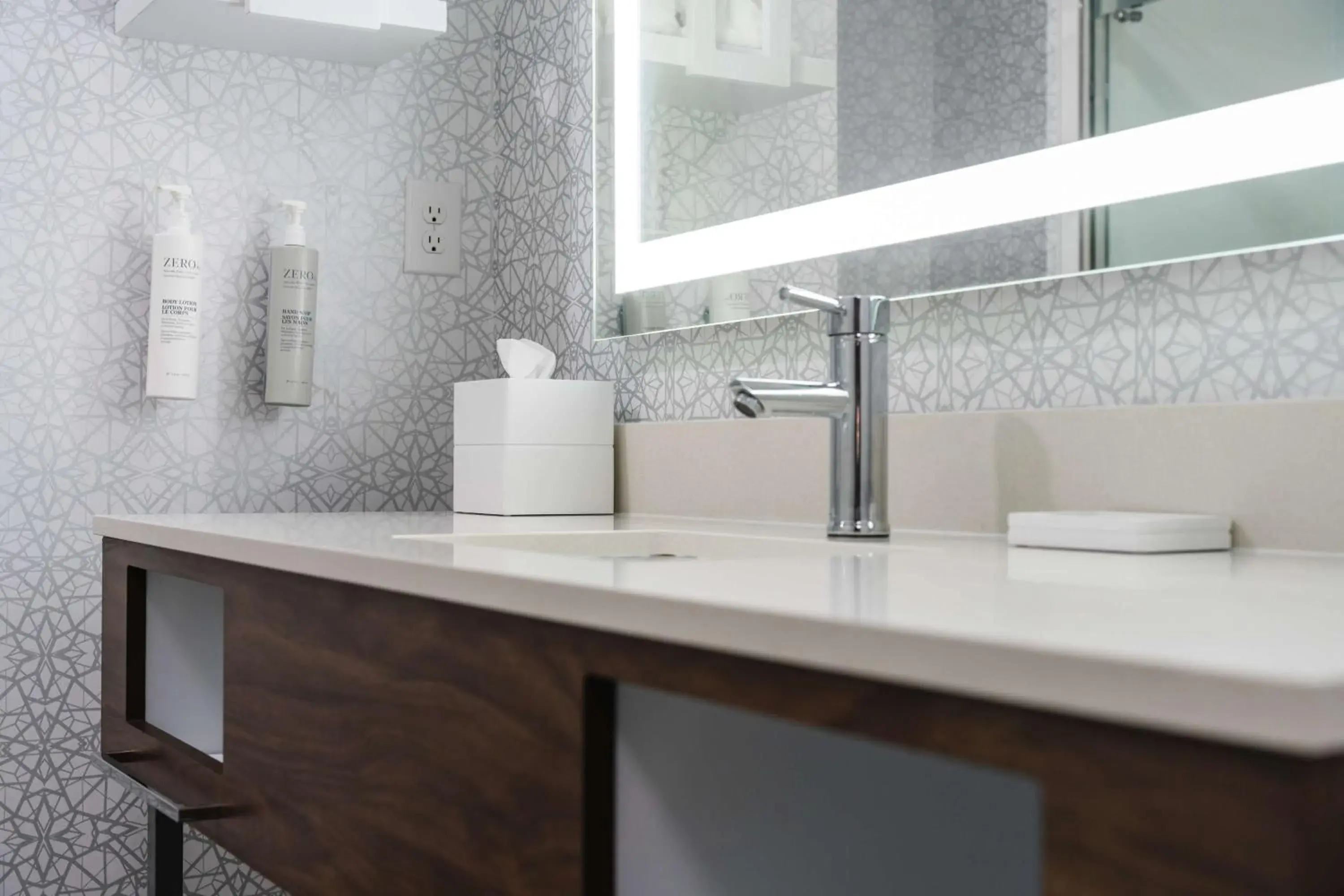 Bathroom in Hampton Inn Milford Bathroom in Hampton Inn Milford