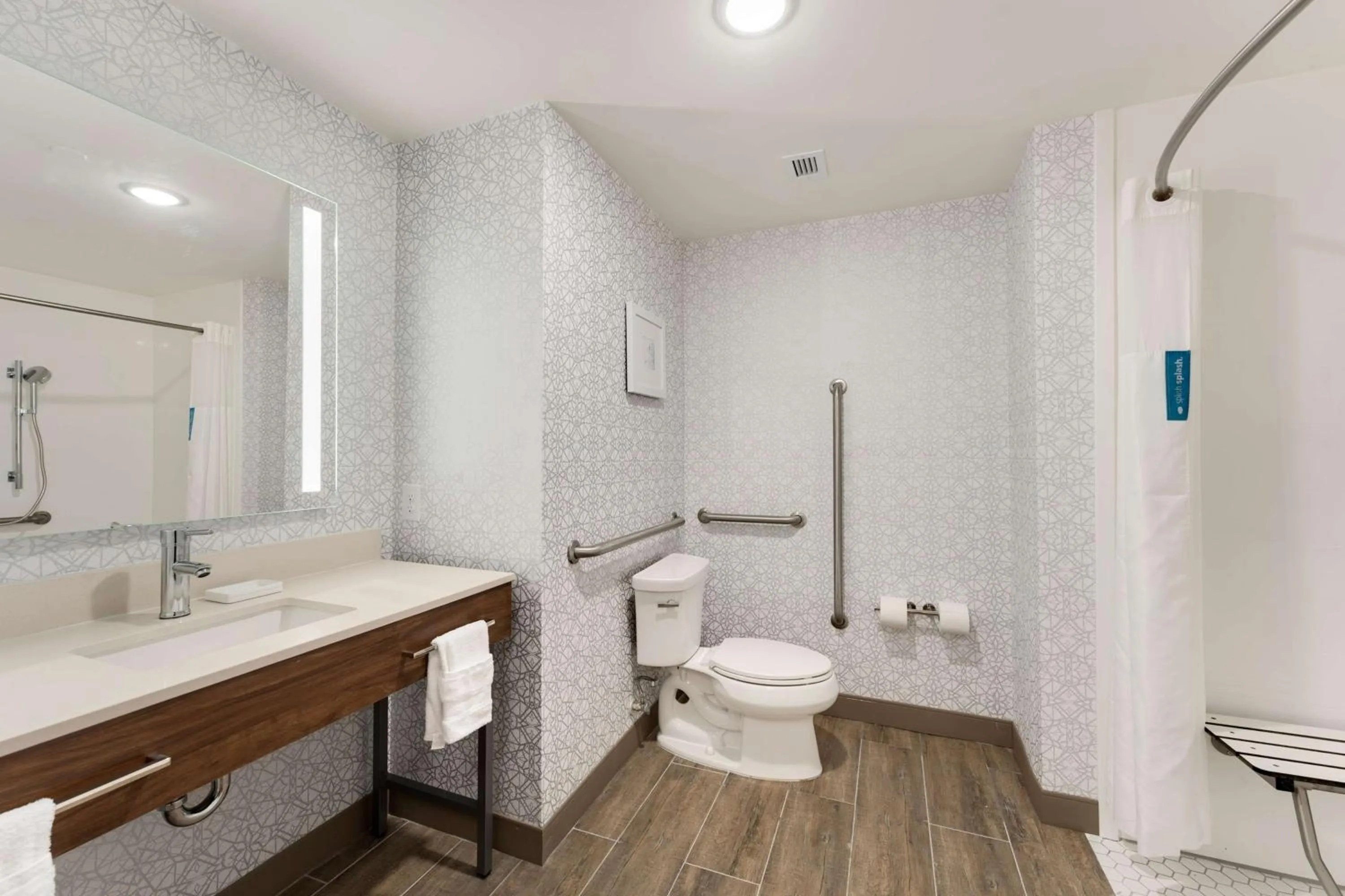 Bathroom in Hampton Inn Milford