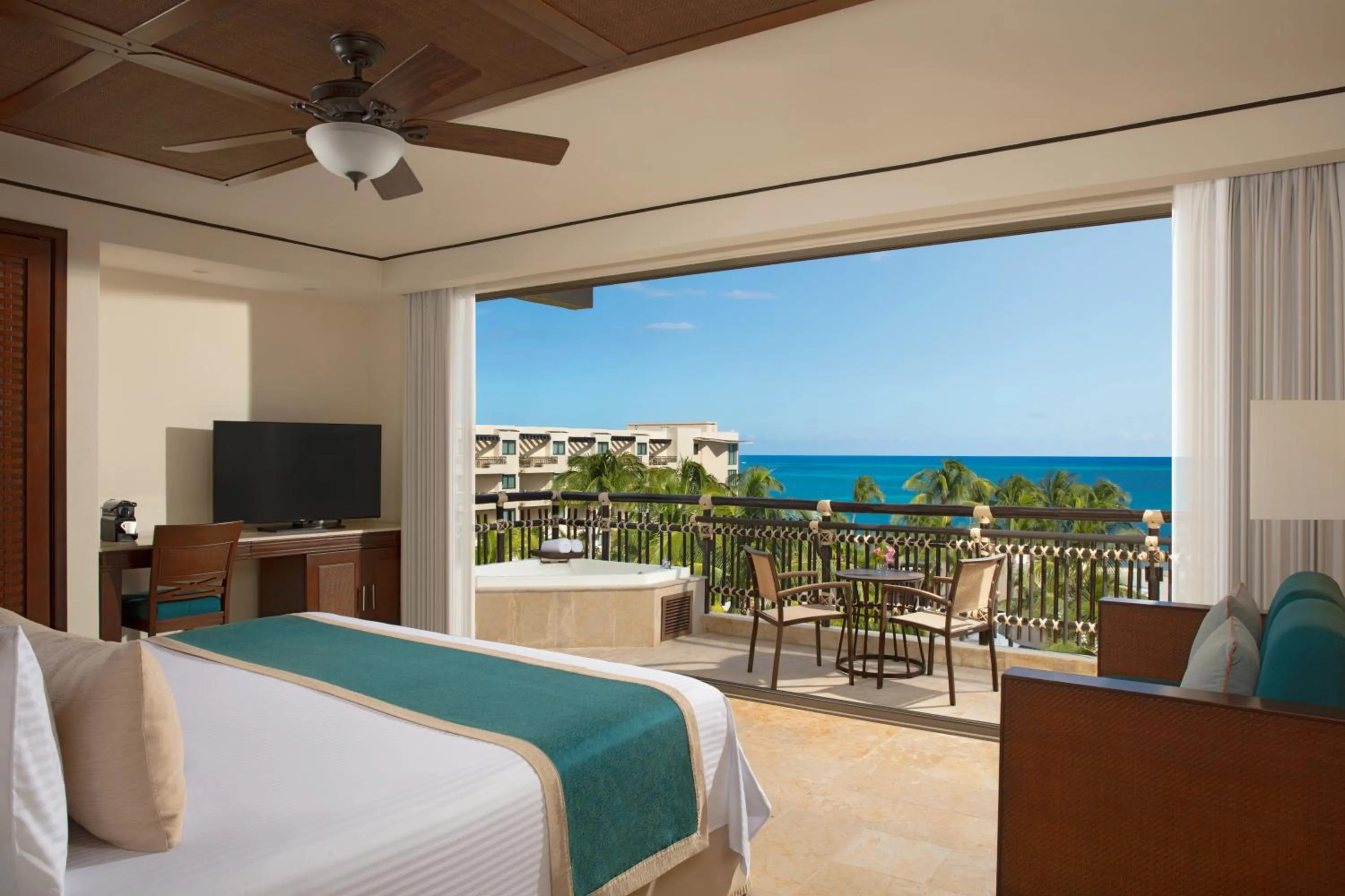 Photo of the whole room, Bed in Dreams Riviera Cancun Resort & Spa - All Inclusive