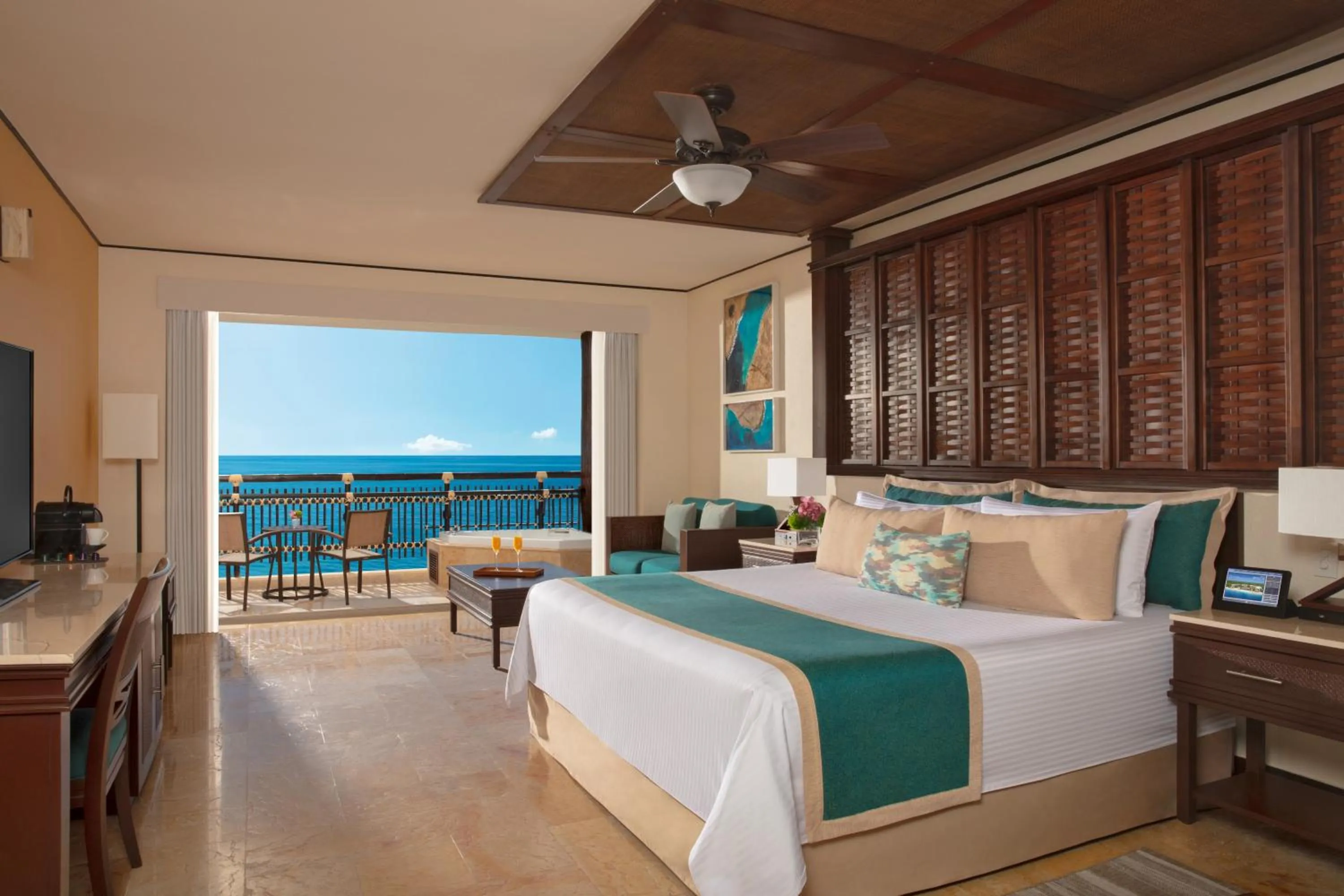 Photo of the whole room, Bed in Dreams Riviera Cancun Resort & Spa - All Inclusive