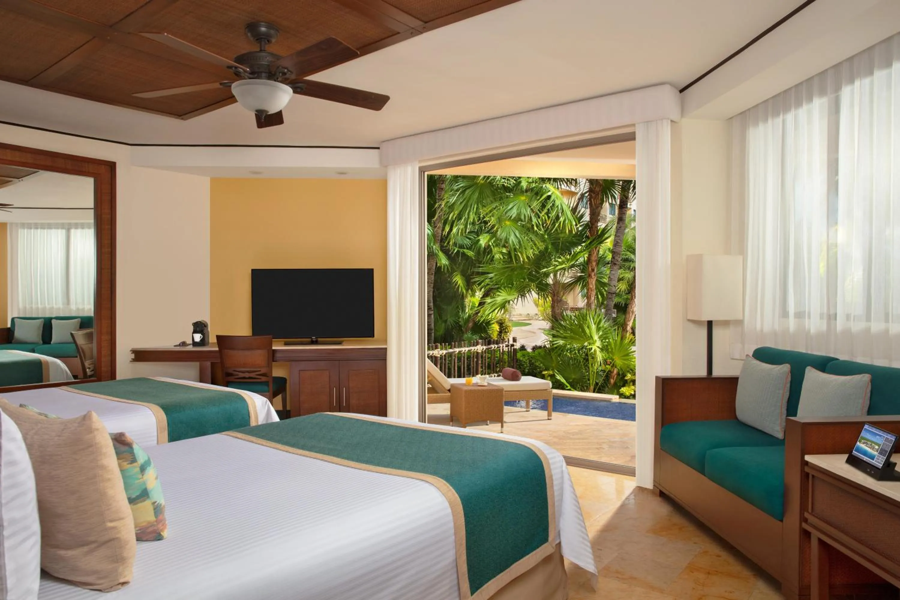Photo of the whole room, Bed in Dreams Riviera Cancun Resort & Spa - All Inclusive