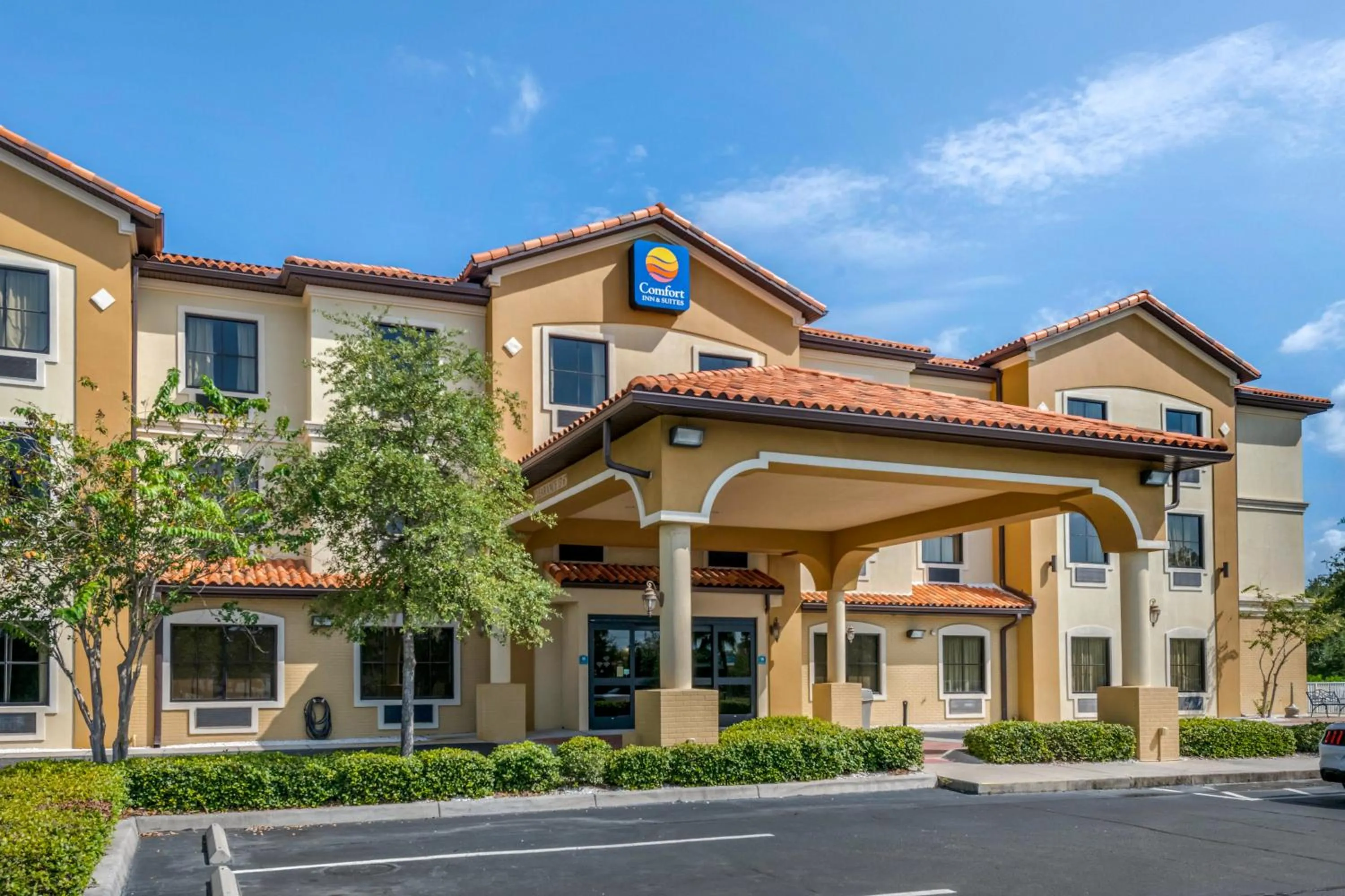 Property building in Comfort Inn & Suites Northeast - Gateway