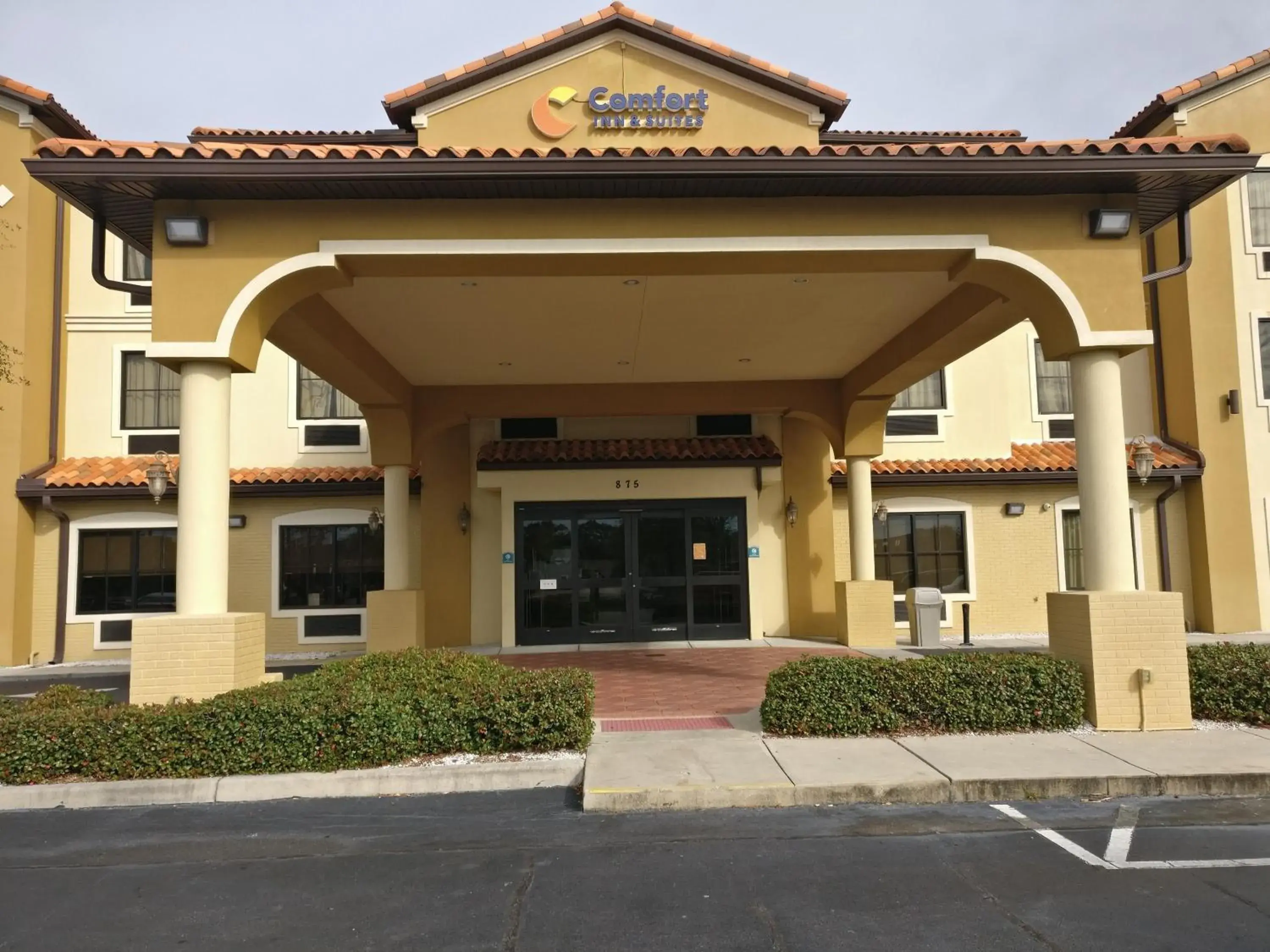 Property building in Comfort Inn & Suites Northeast - Gateway Property building in Comfort Inn & Suites Northeast - Gateway