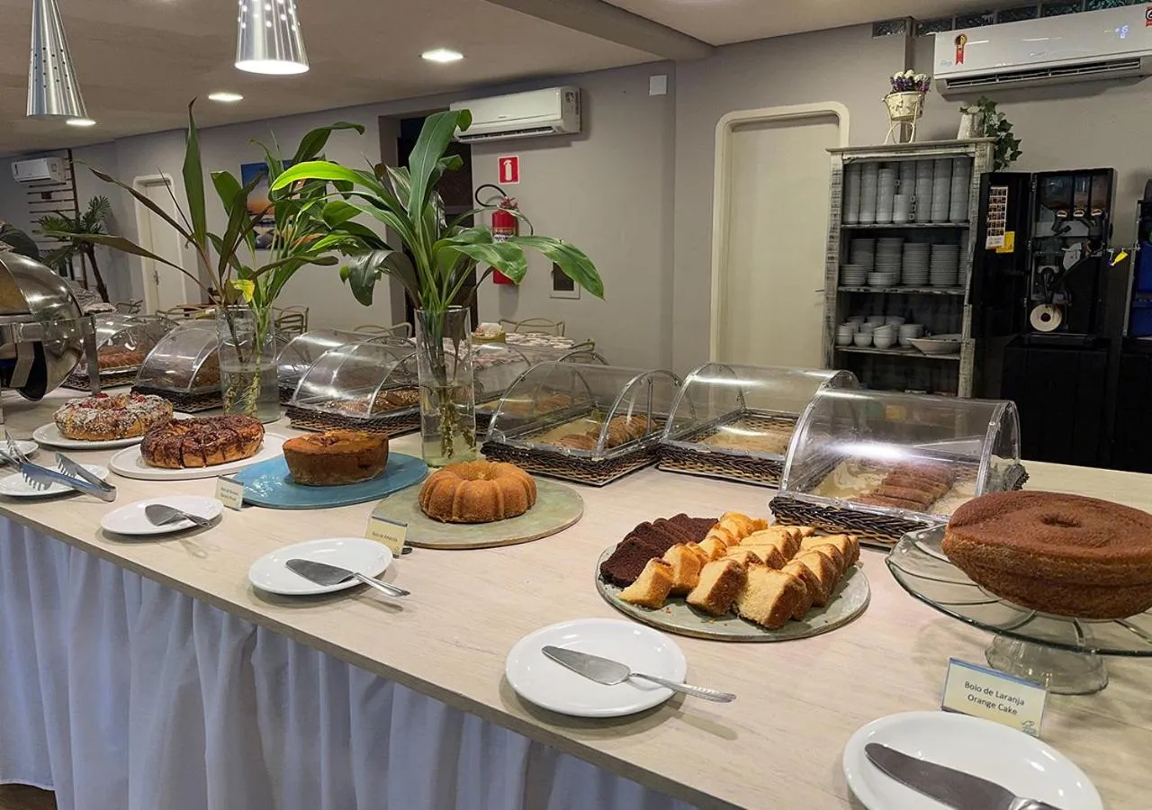 Food and drinks in Wembley Inn Hotel