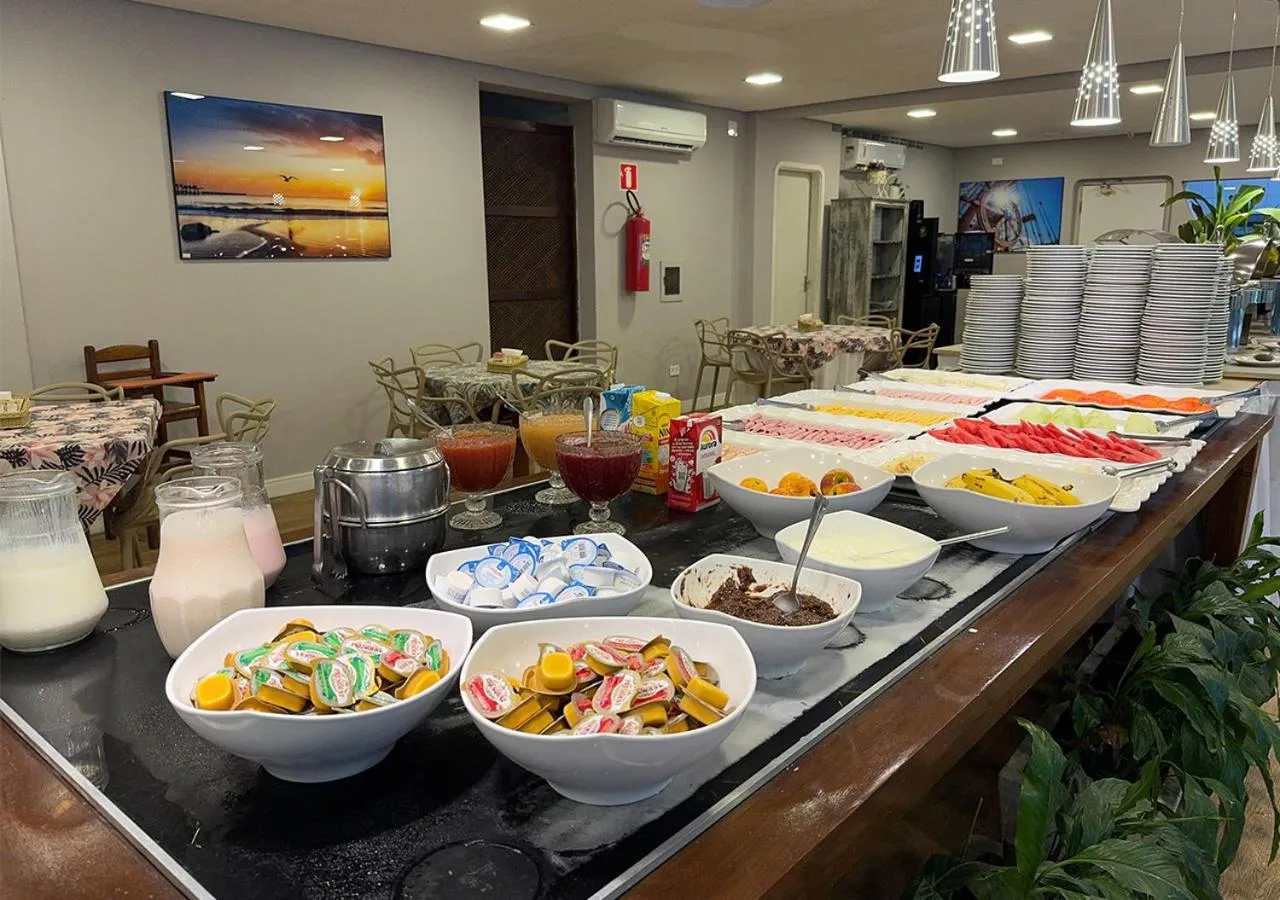 Food and drinks in Wembley Inn Hotel