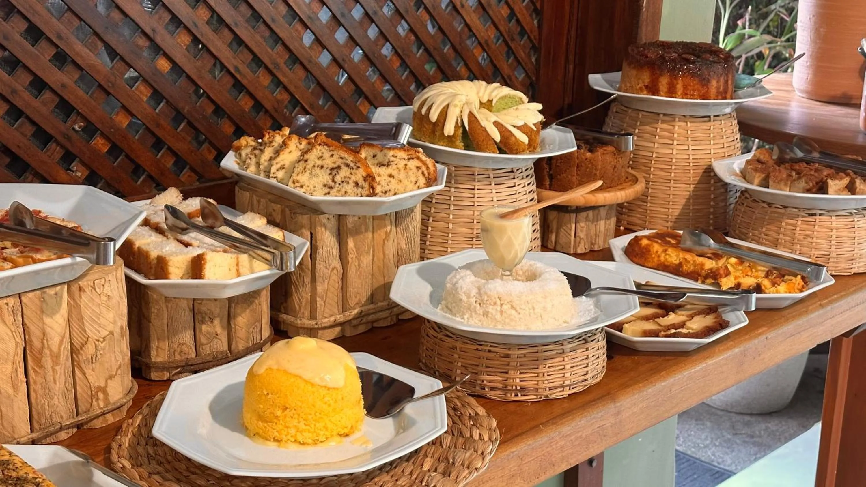 Buffet breakfast in Pousada Encantos de Arraial