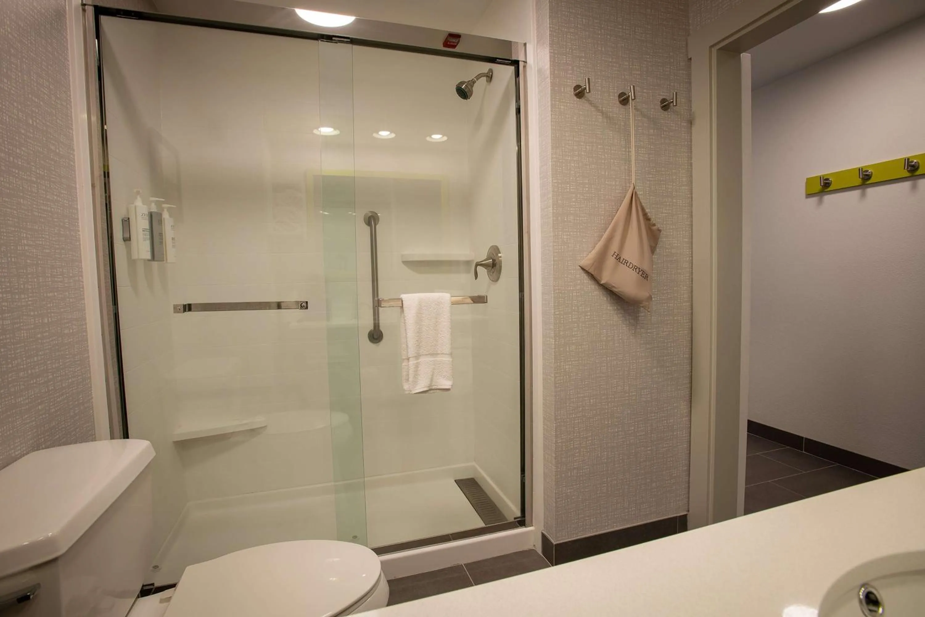 Bathroom in Hampton Inn Seaford