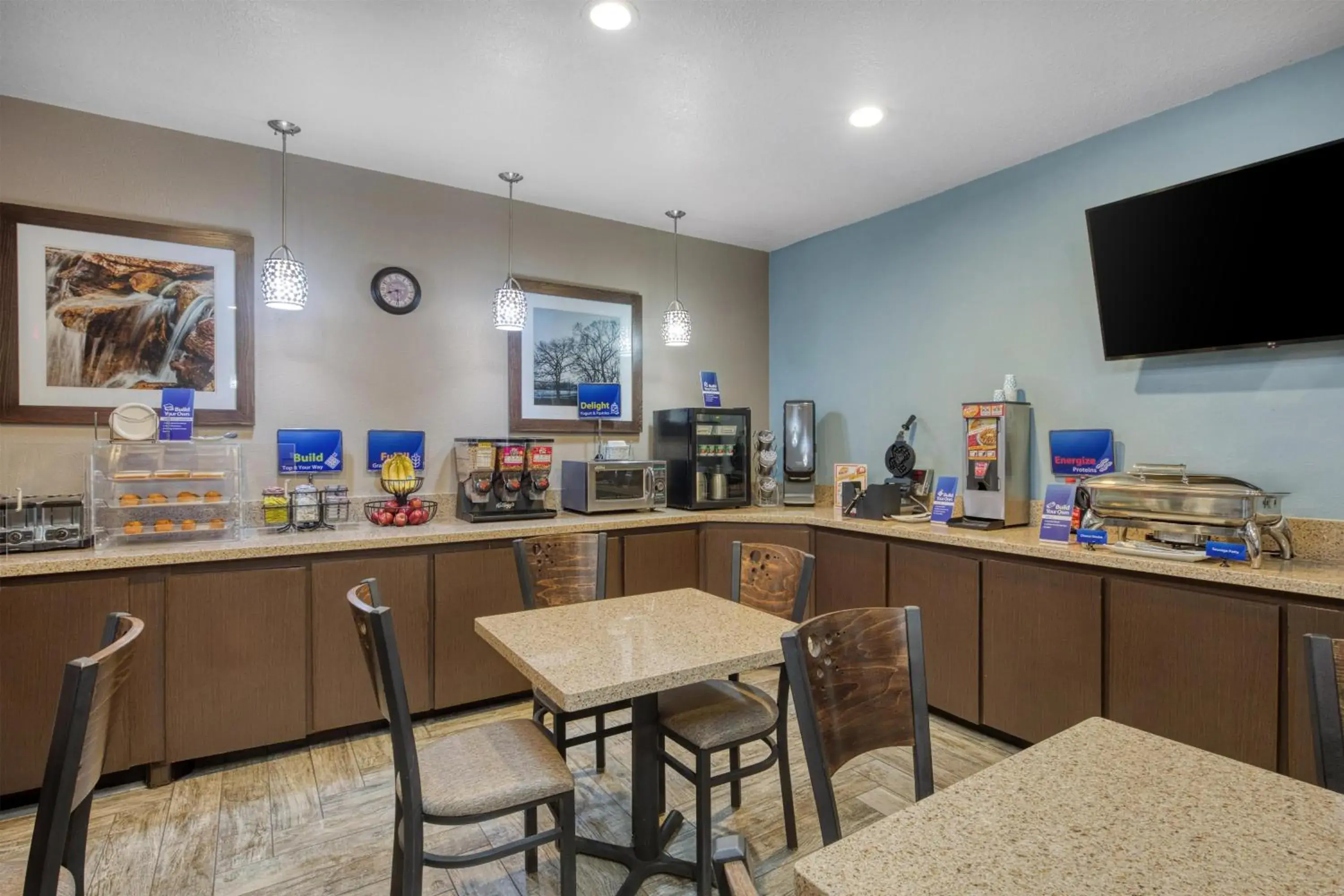 Breakfast in Best Western Lake Conroe Inn Breakfast in Best Western Lake Conroe Inn