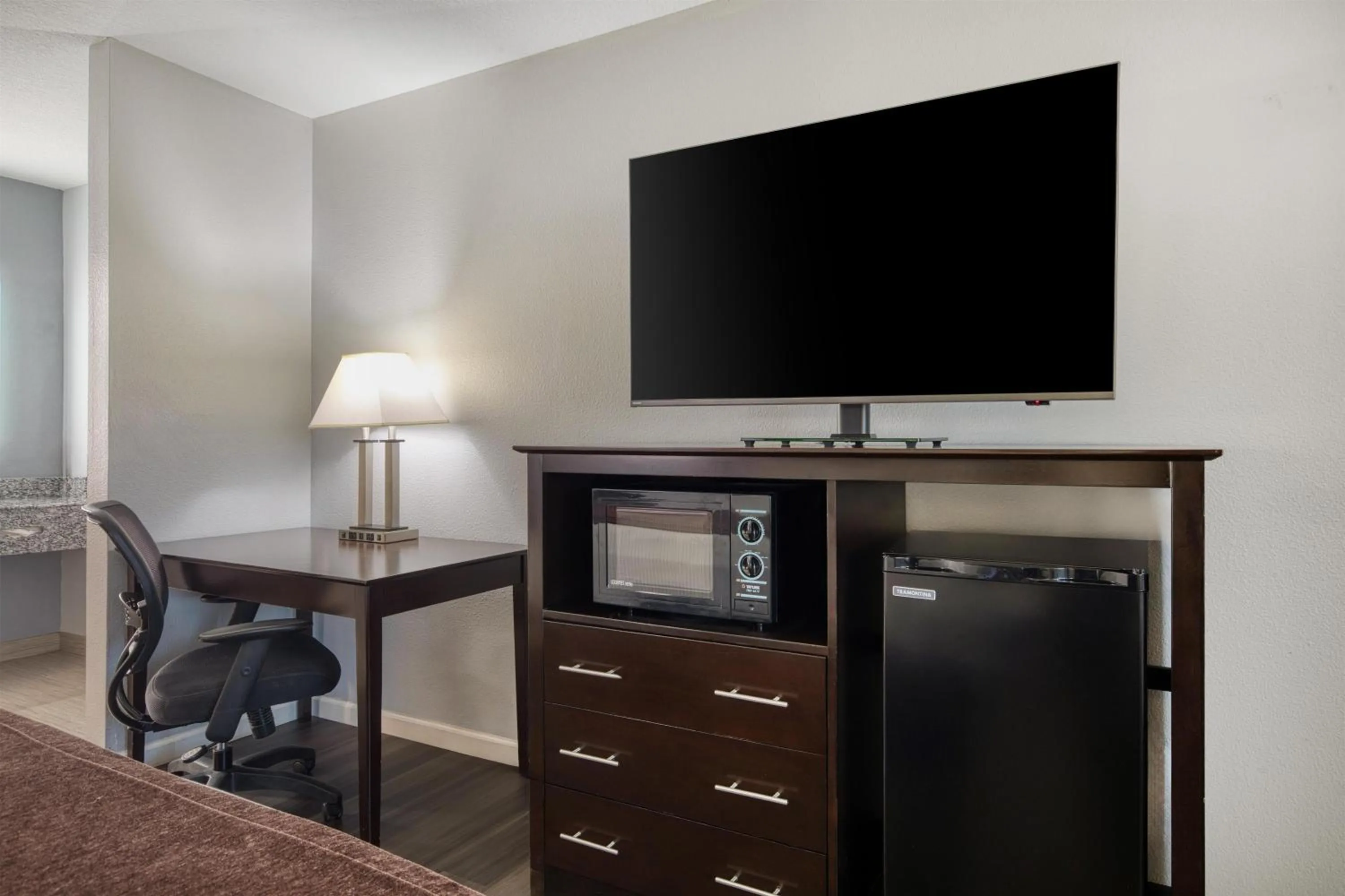 Bedroom, Bed in Best Western Lake Conroe Inn