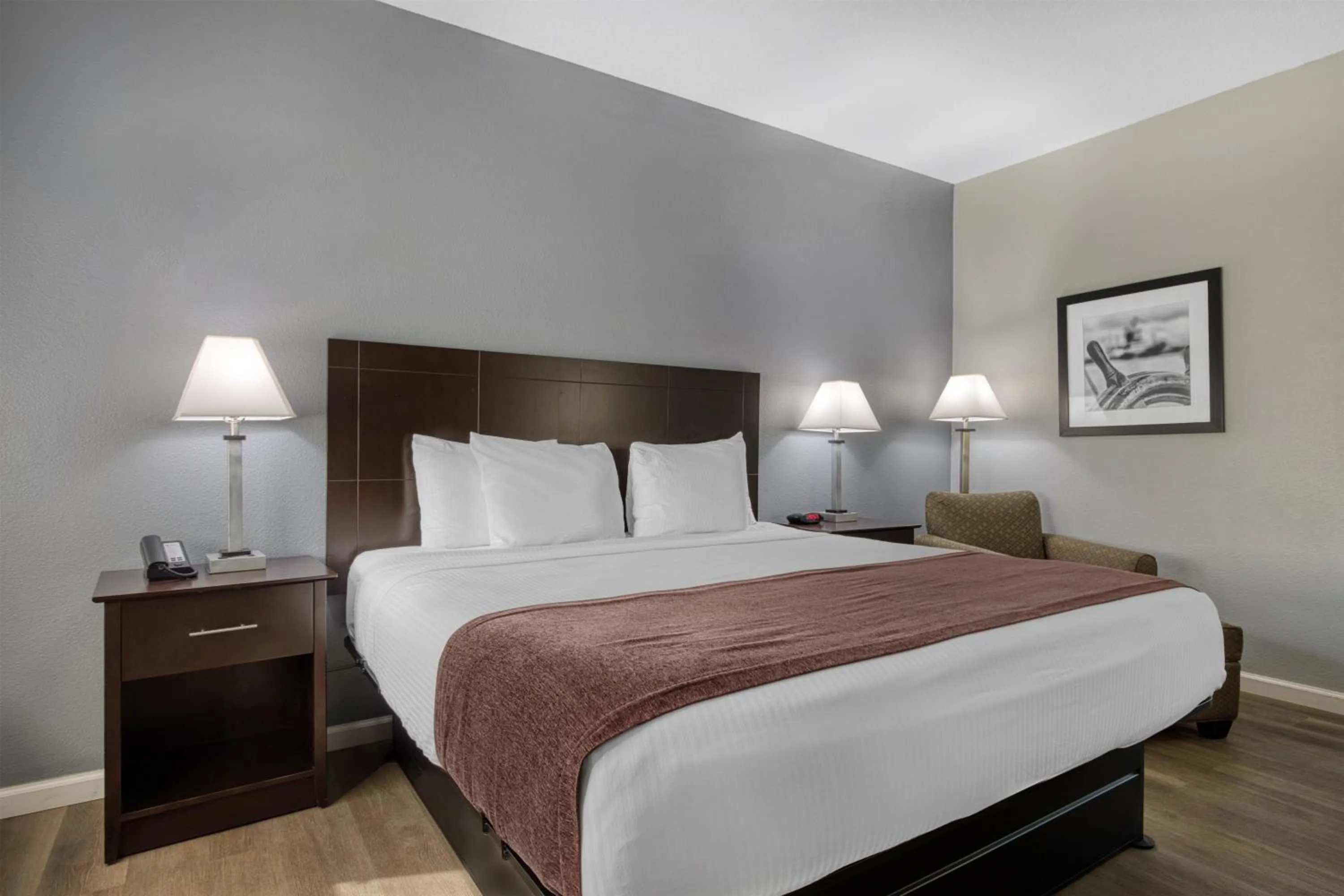 Bedroom, Bed in Best Western Lake Conroe Inn